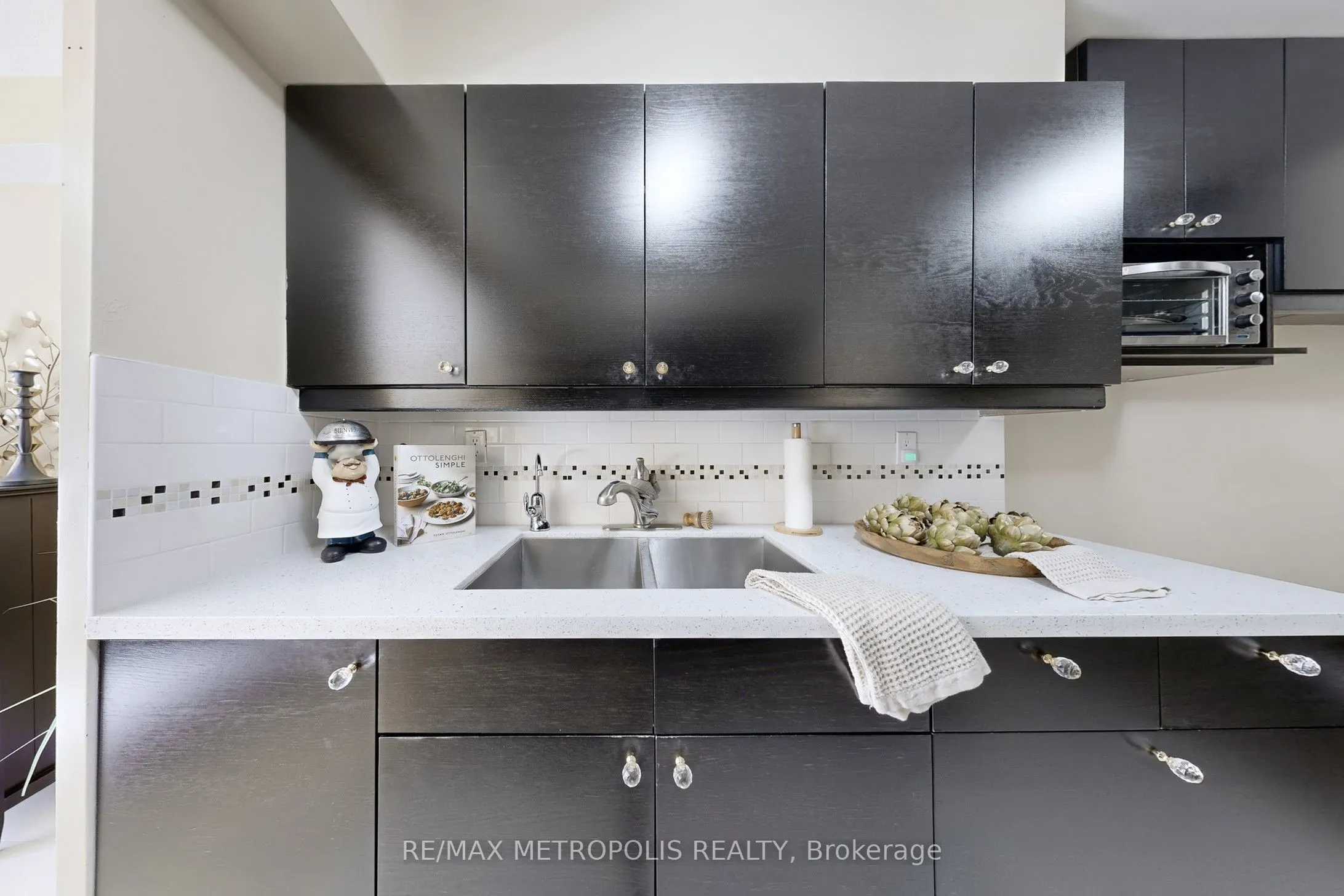 260 Seneca Hill Drive, #206