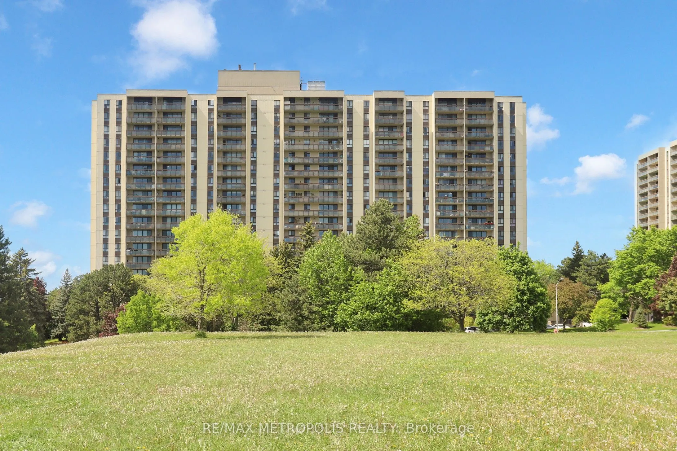 260 Seneca Hill Drive, #206