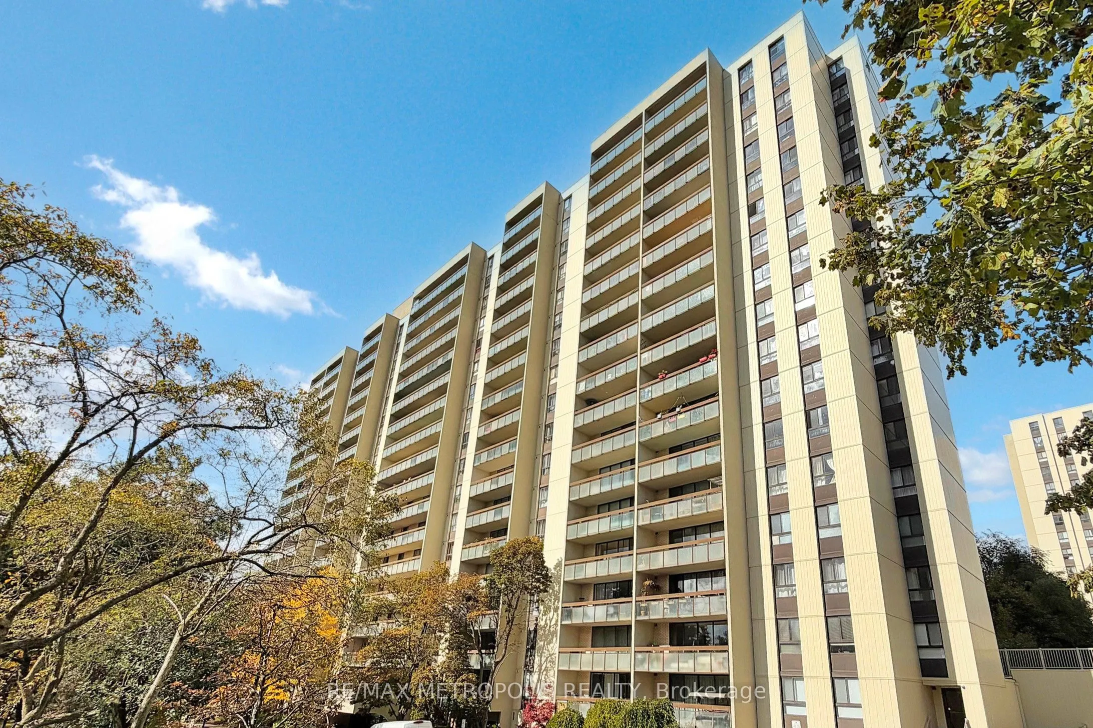 260 Seneca Hill Drive, #206