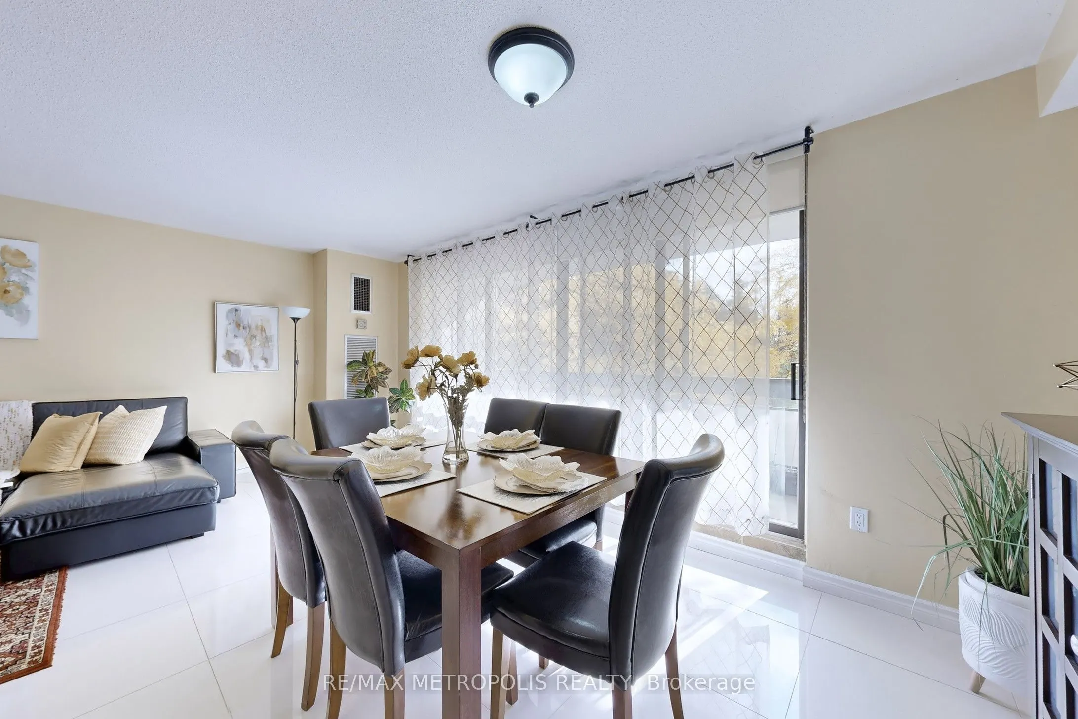 260 Seneca Hill Drive, #206
