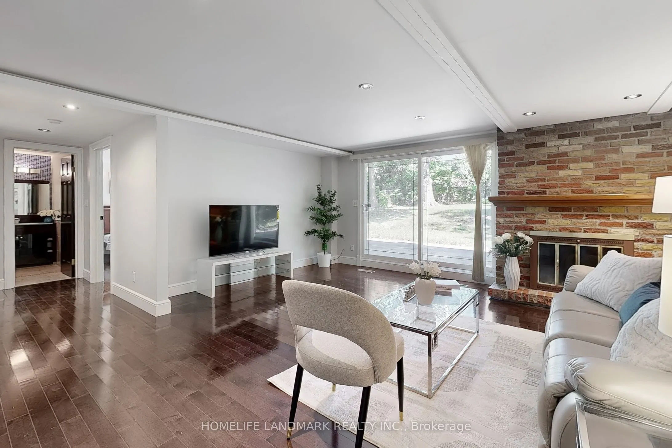 61 Whittaker Crescent