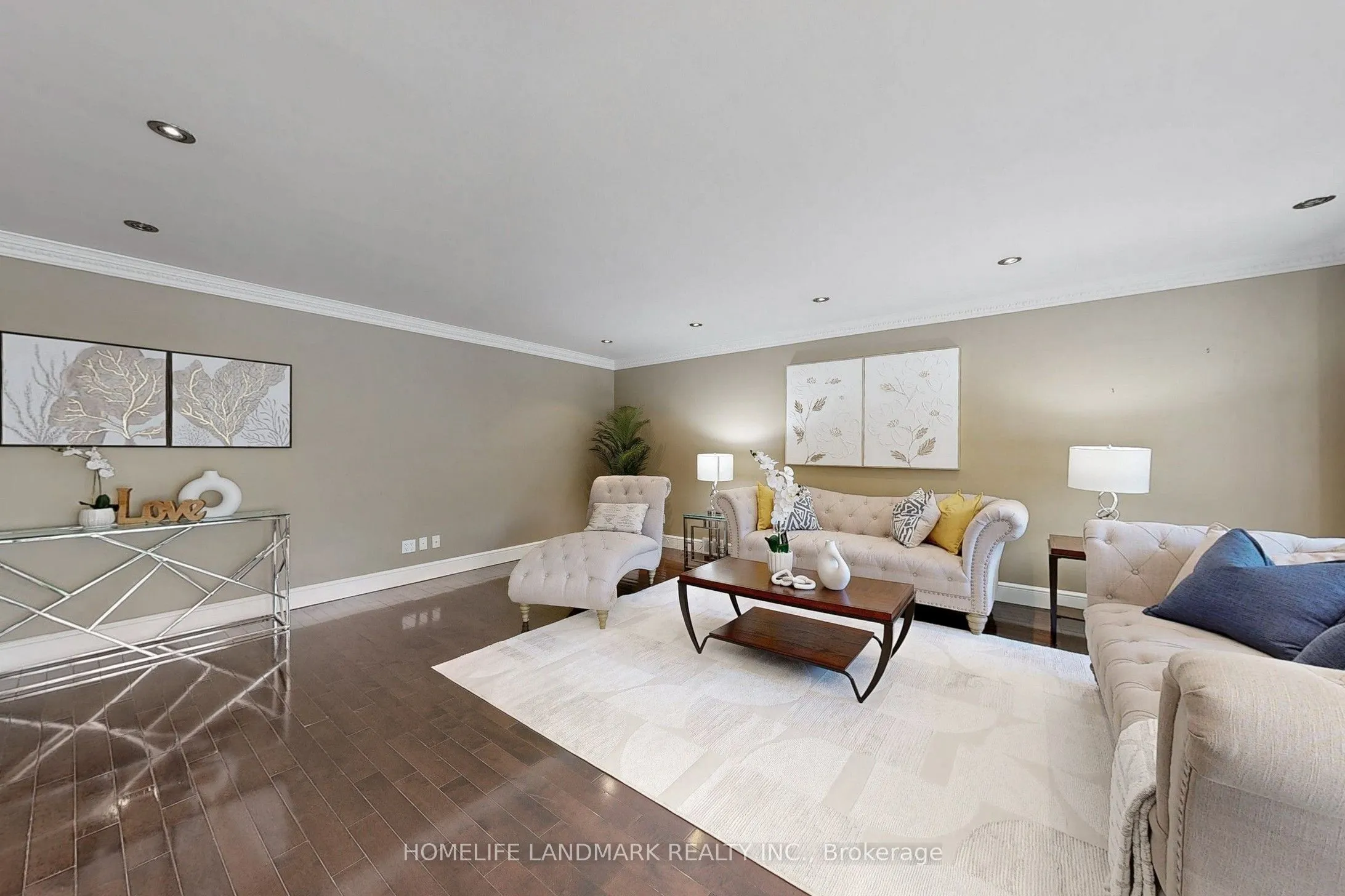 61 Whittaker Crescent