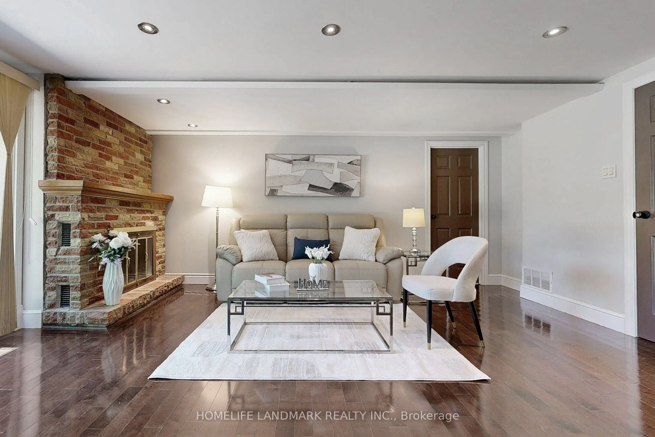 61 Whittaker Crescent