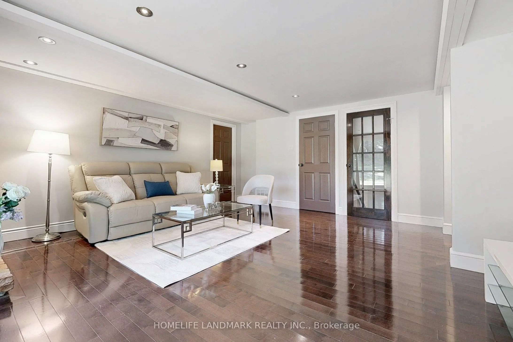 61 Whittaker Crescent