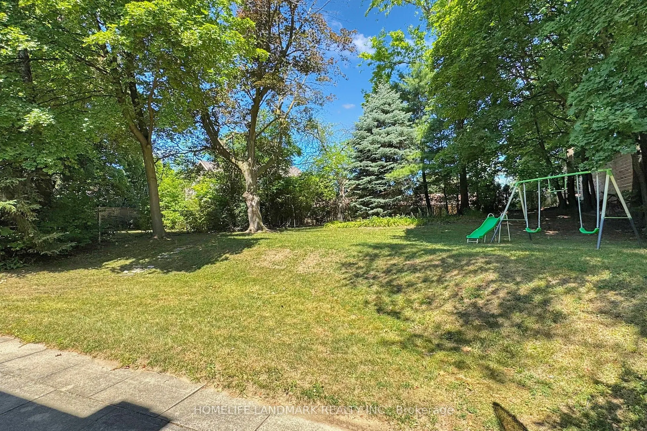 61 Whittaker Crescent