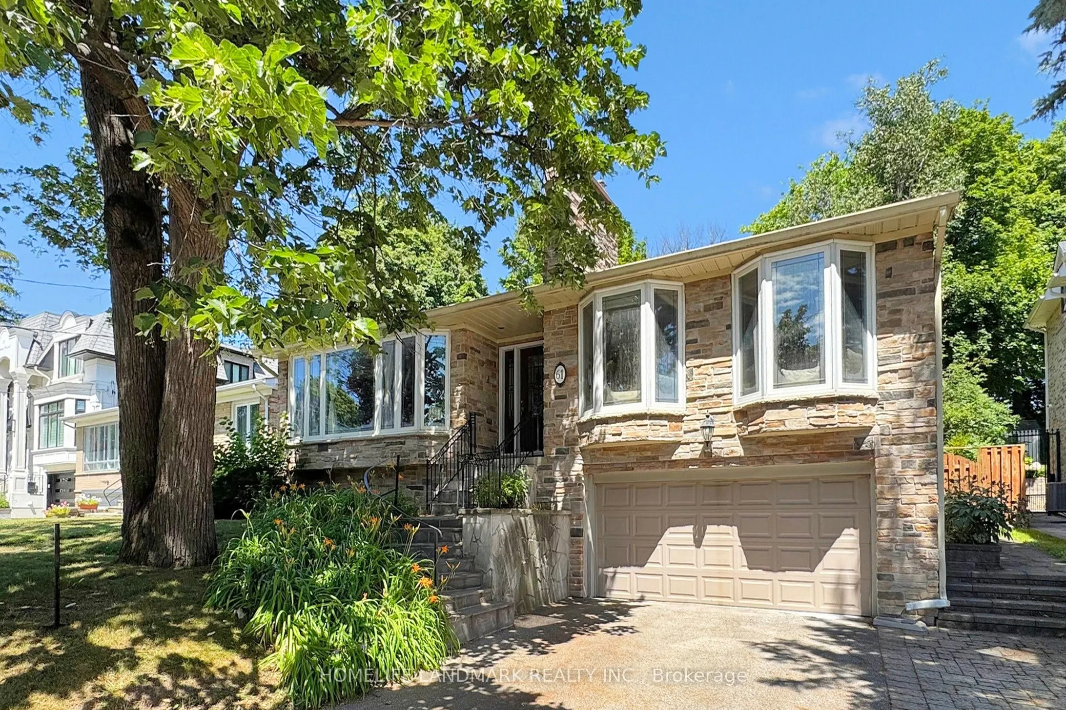 61 Whittaker Crescent