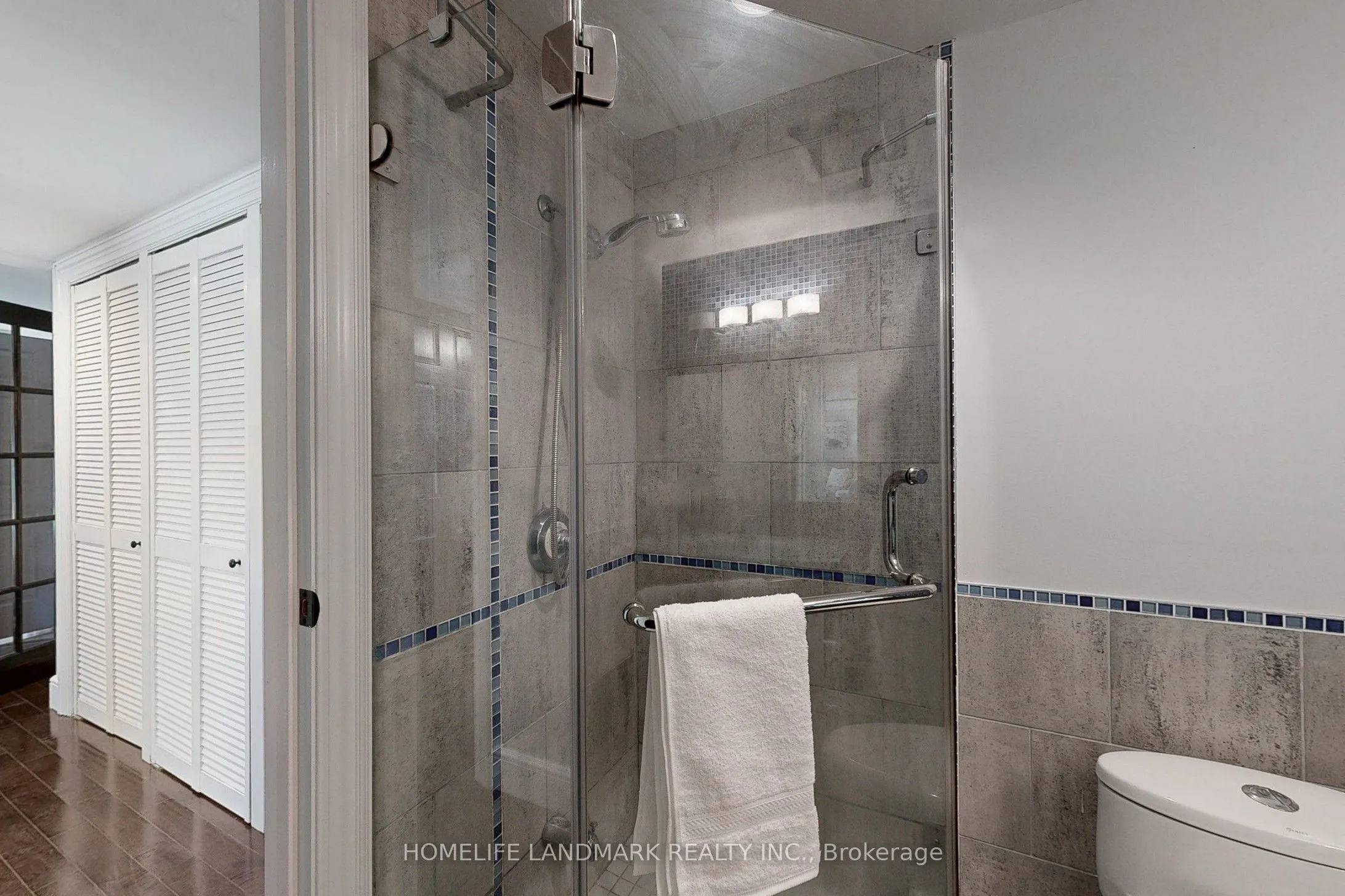 61 Whittaker Crescent