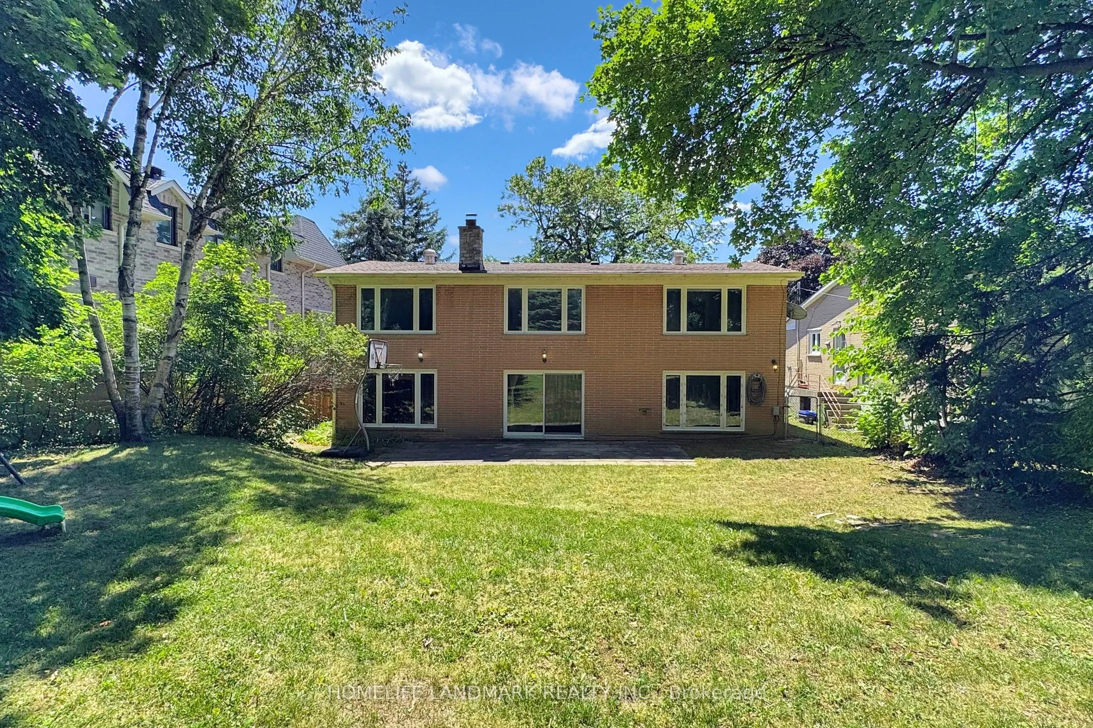 61 Whittaker Crescent