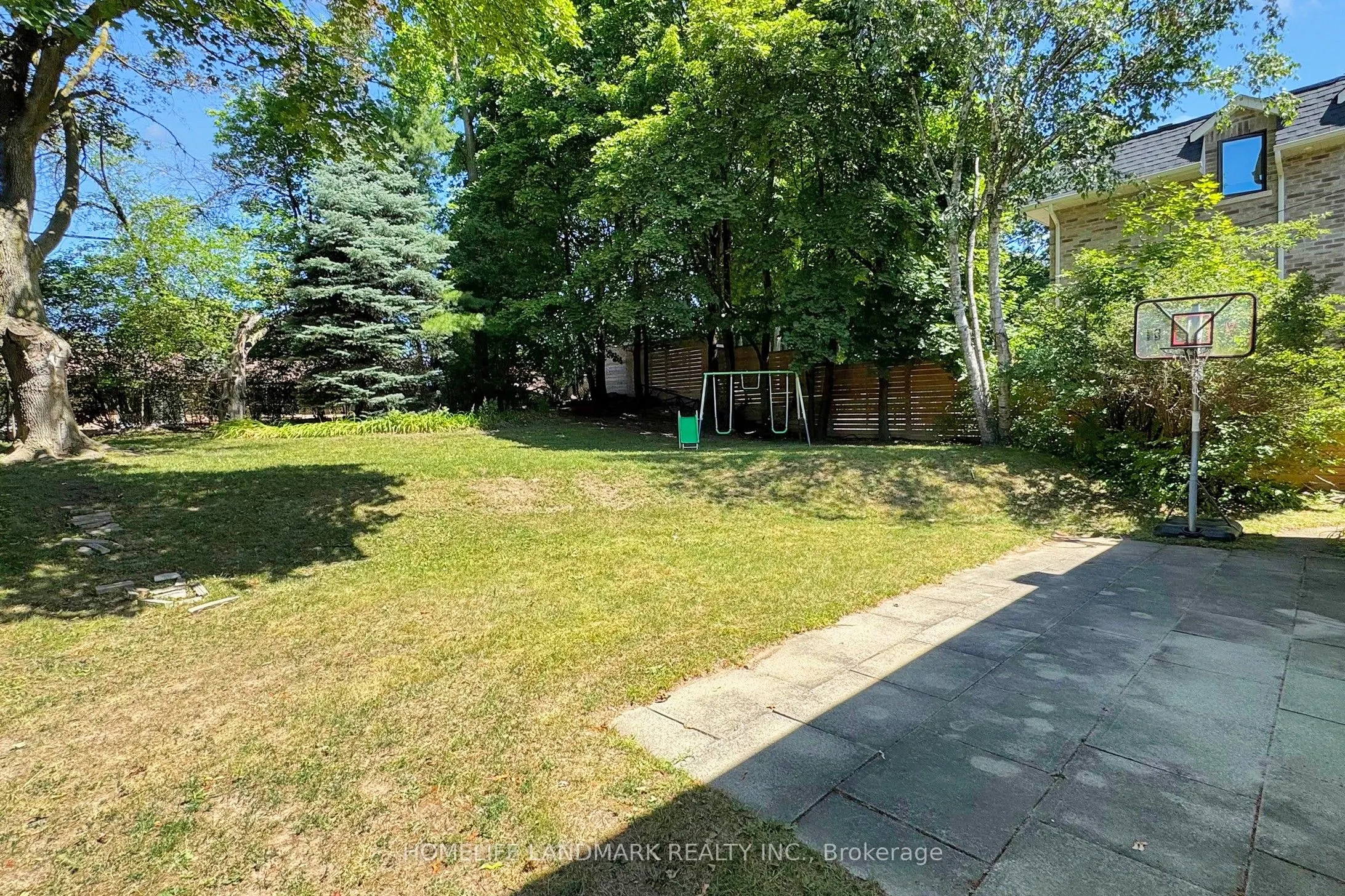 61 Whittaker Crescent