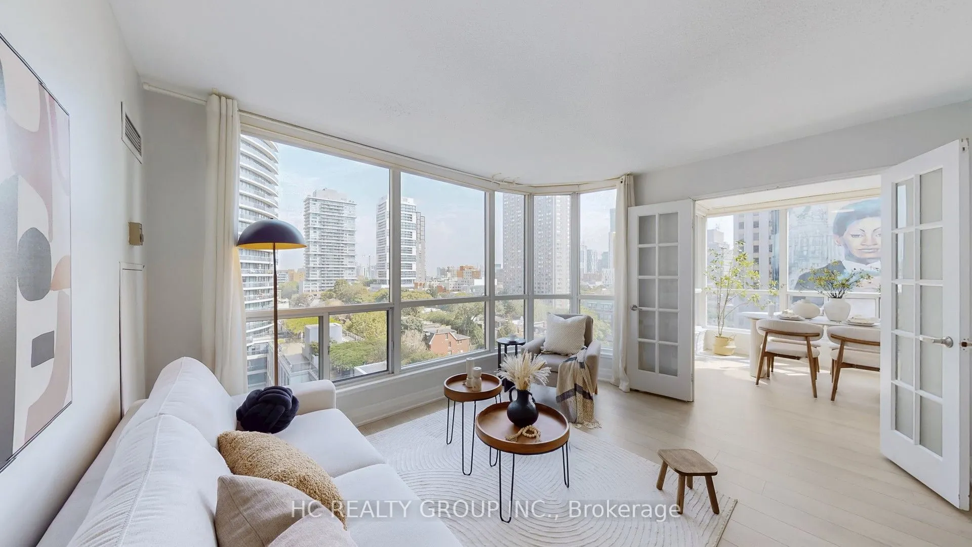 7 Carlton Street, #905