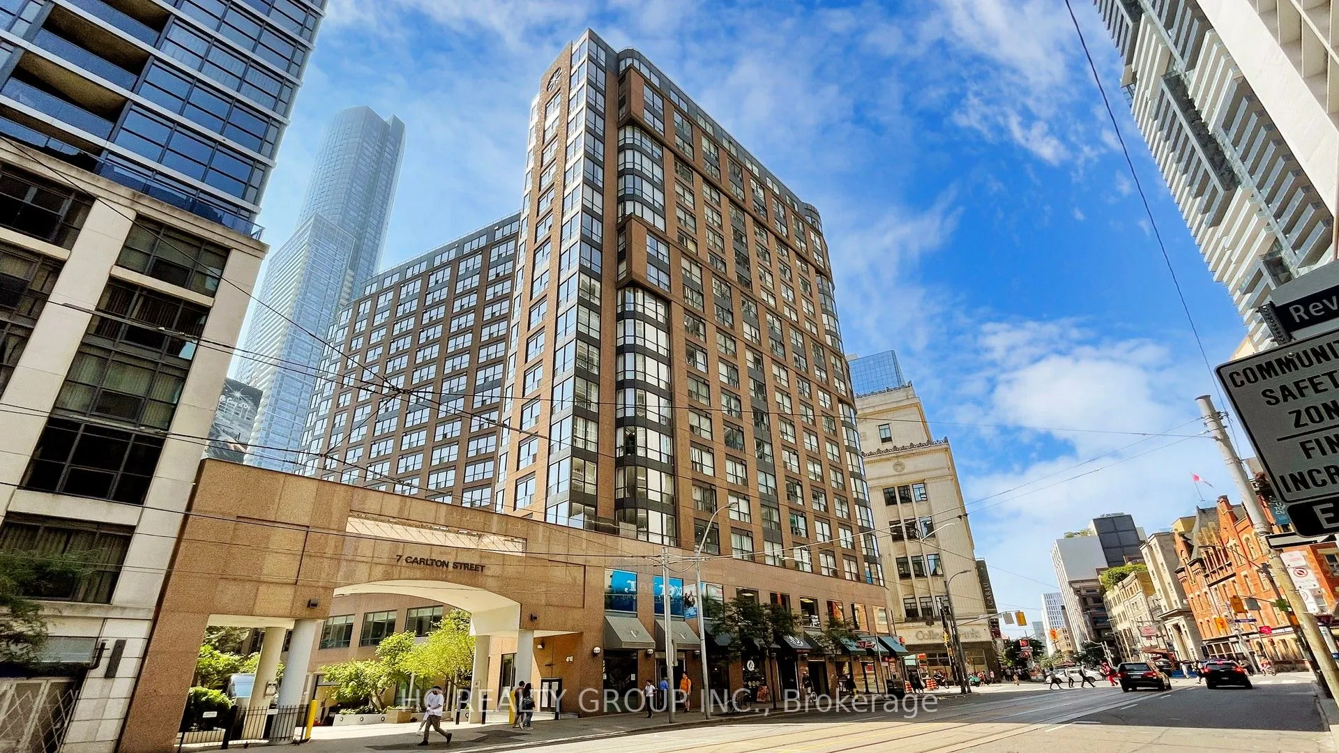 7 Carlton Street, #905