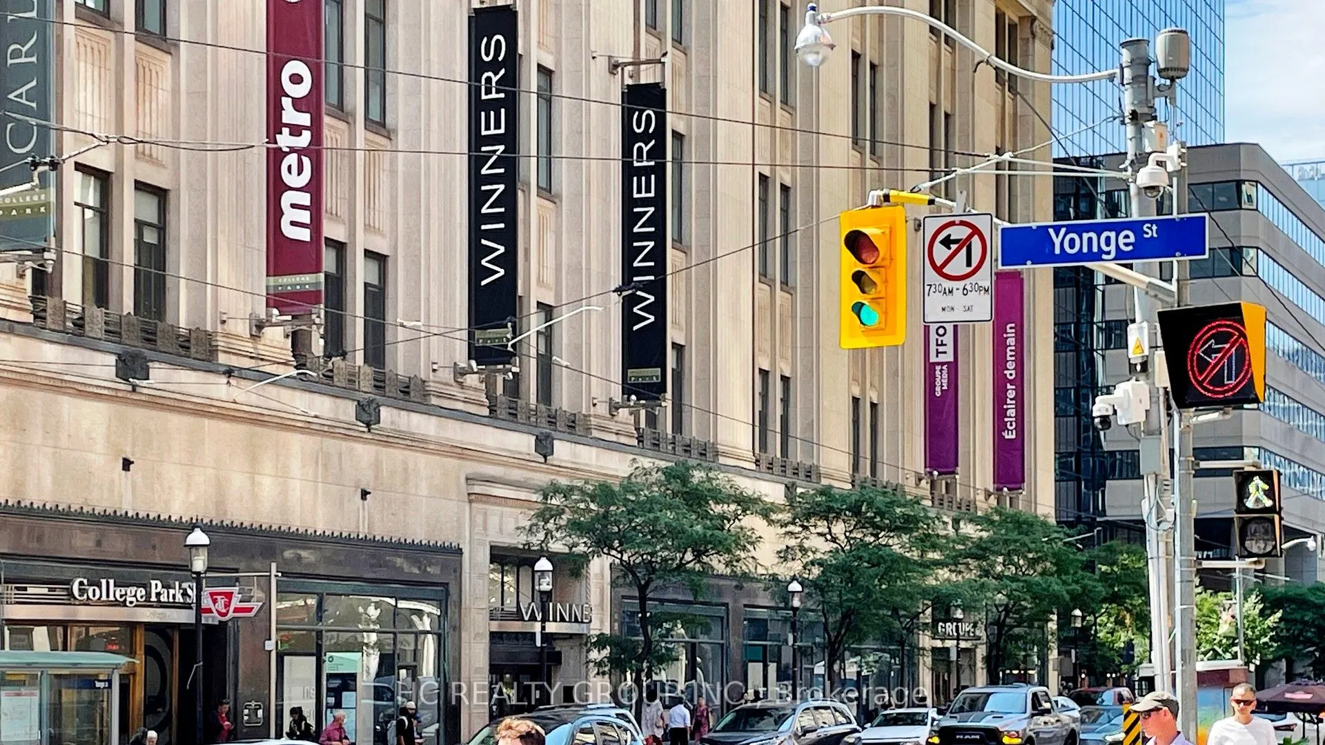 7 Carlton Street, #905