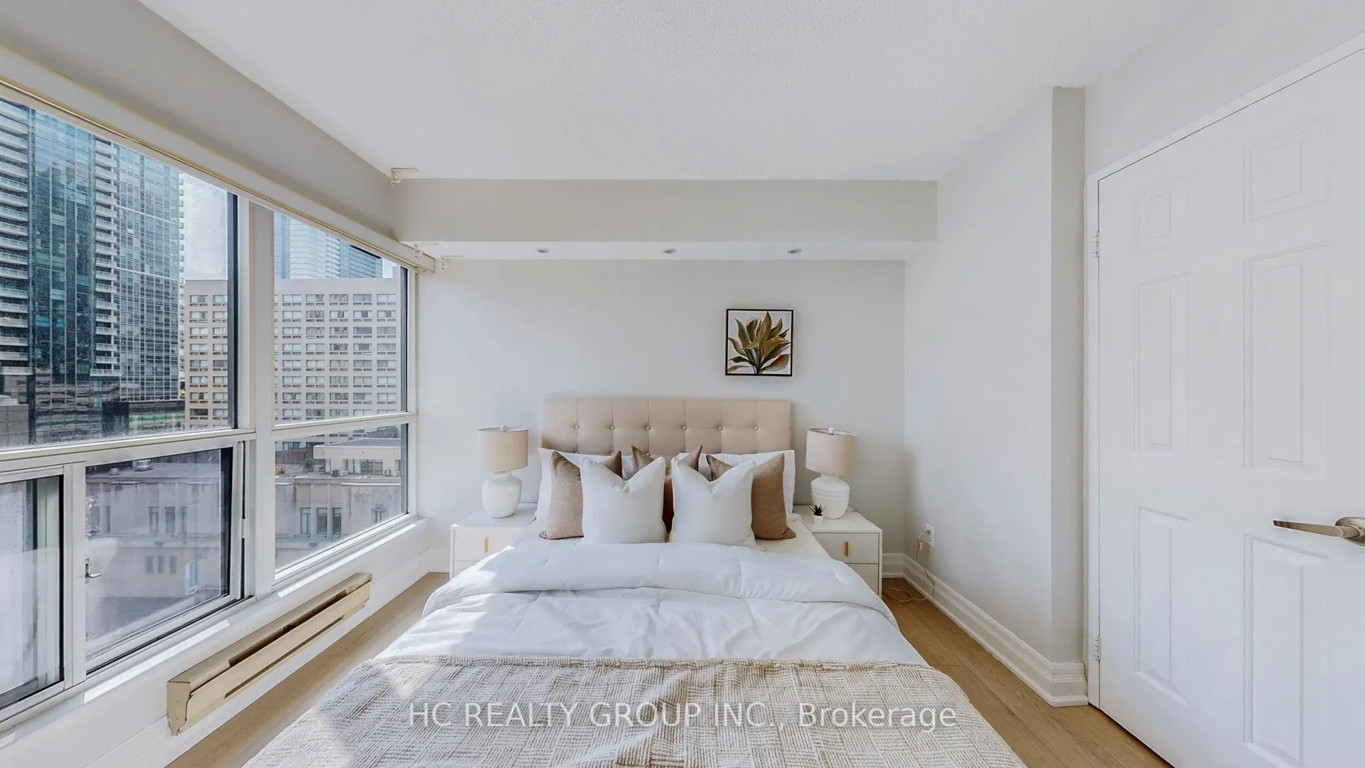 7 Carlton Street, #905