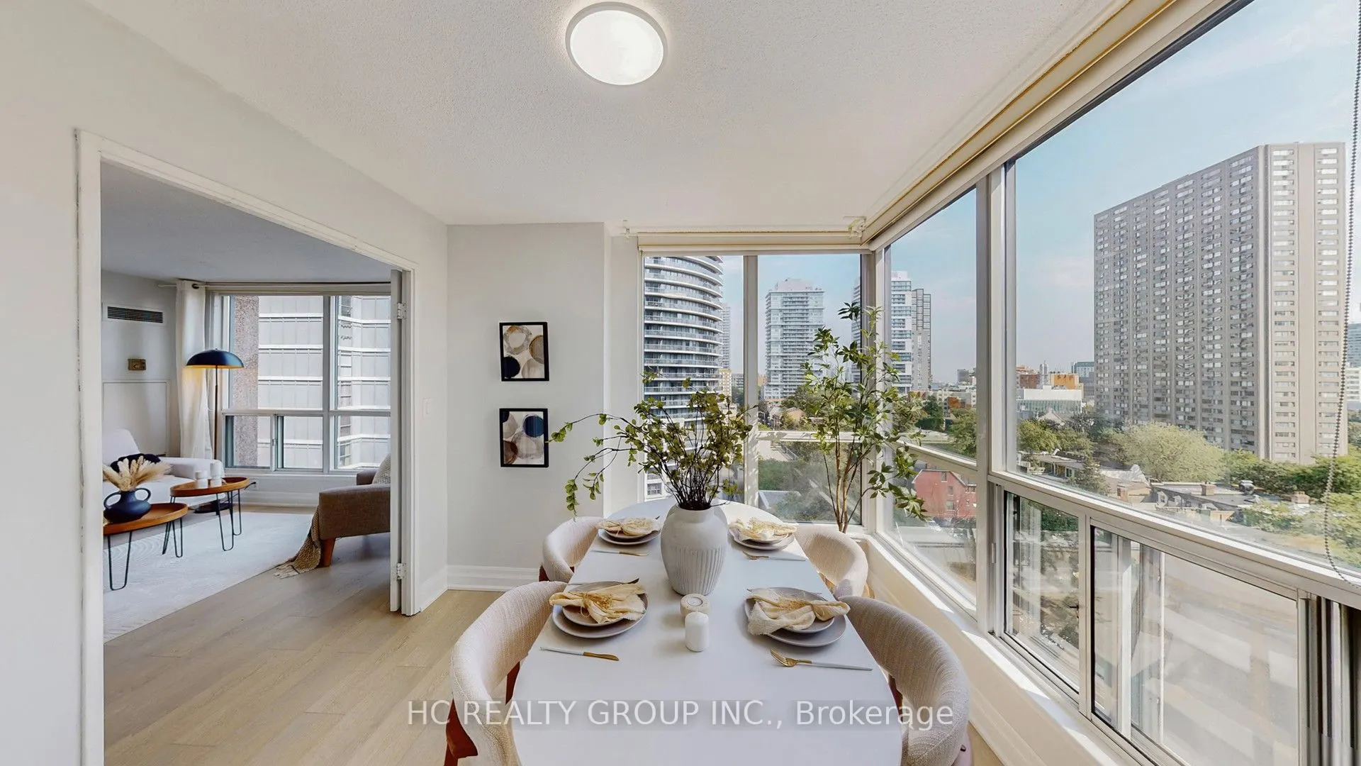 7 Carlton Street, #905