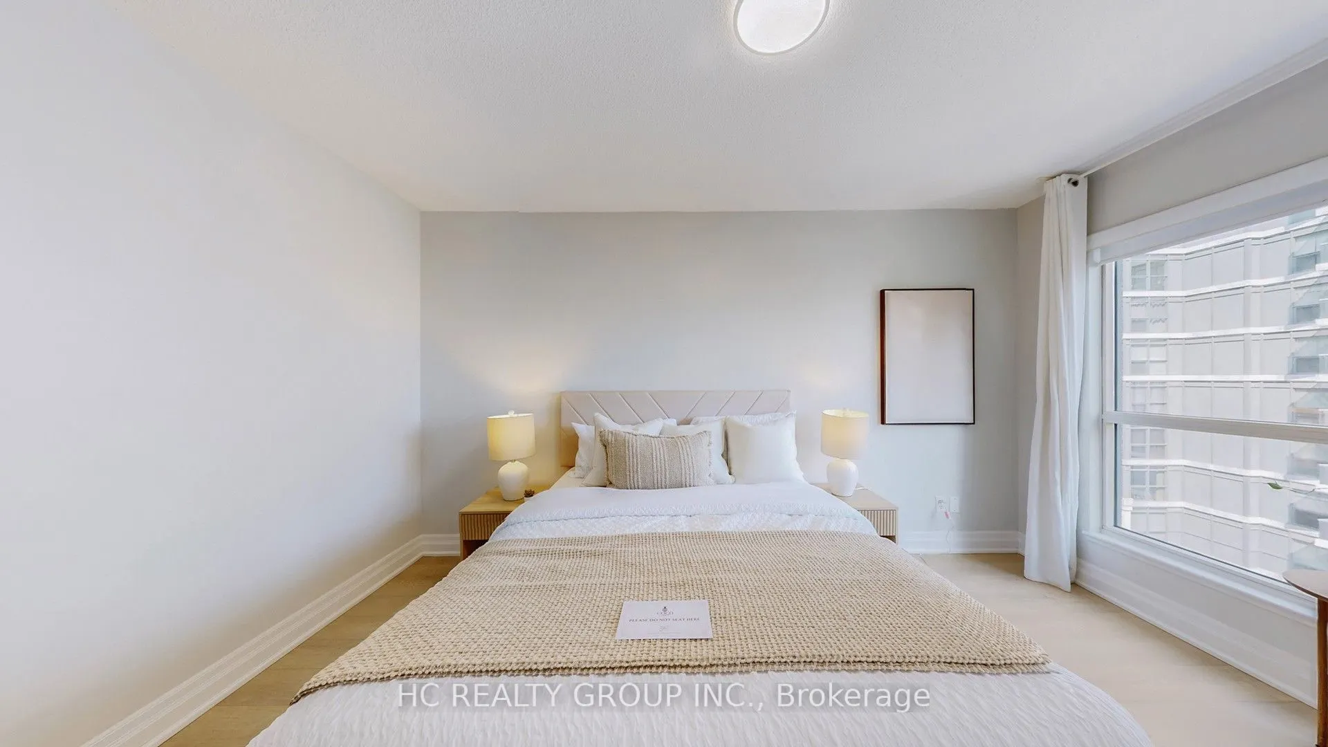 7 Carlton Street, #905