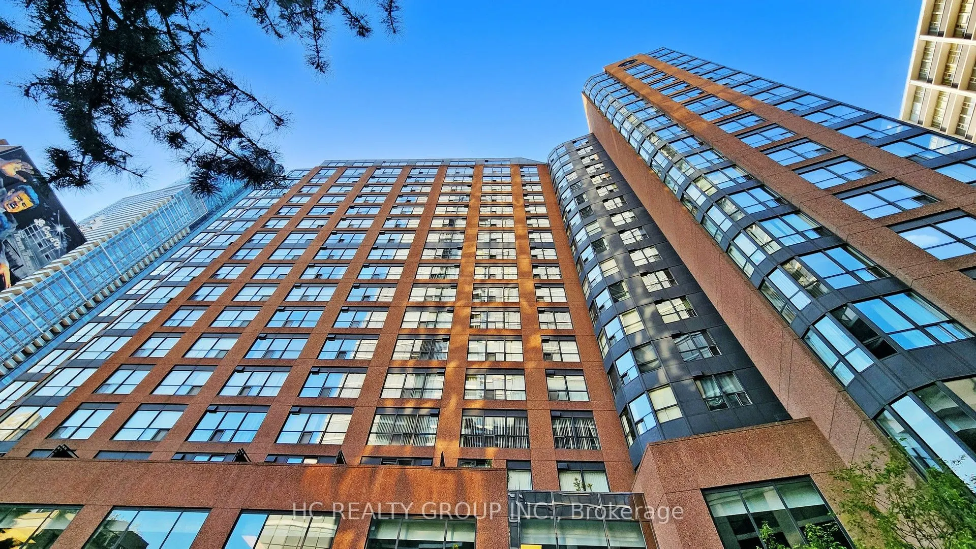 7 Carlton Street, #905