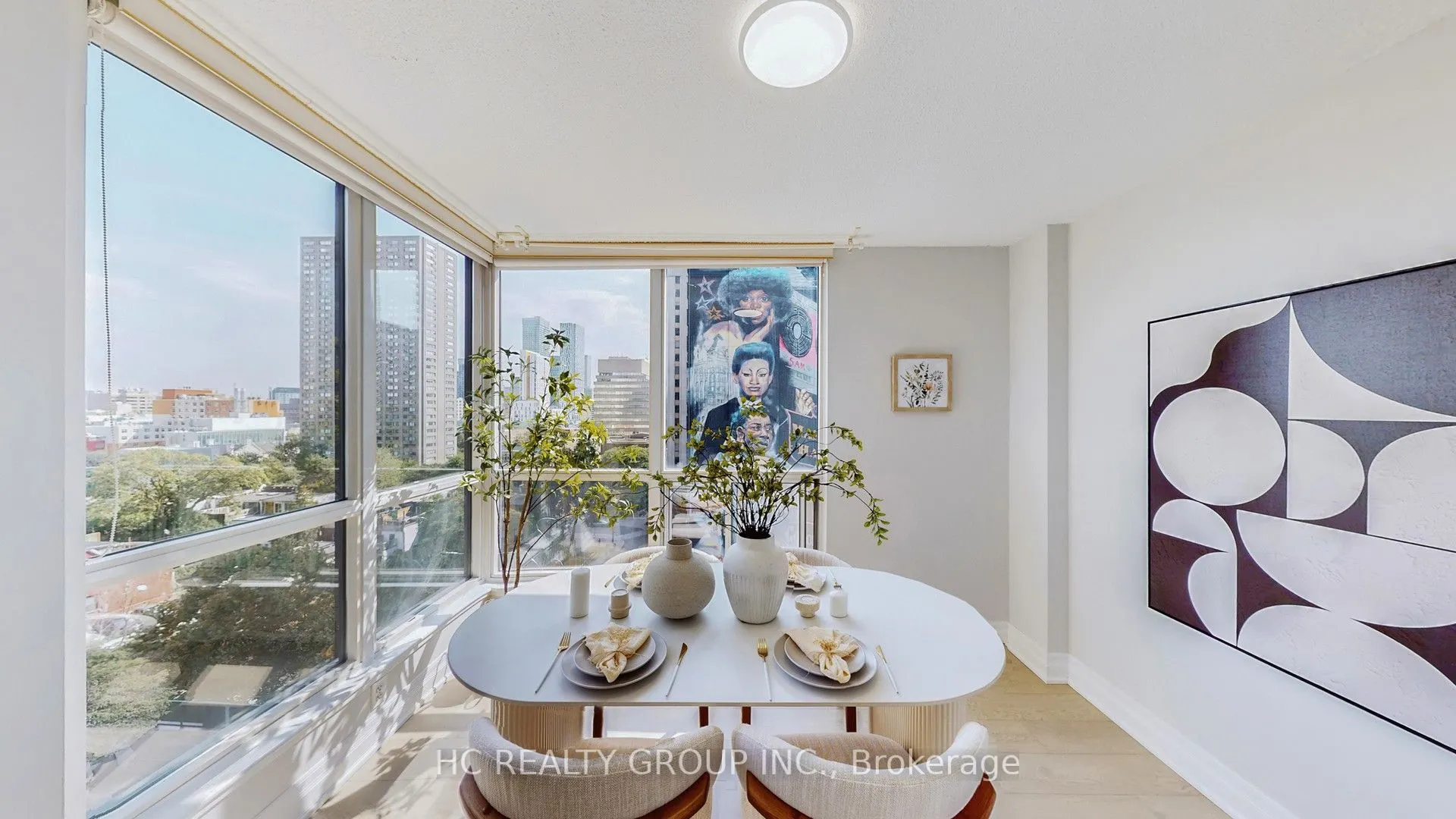 7 Carlton Street, #905