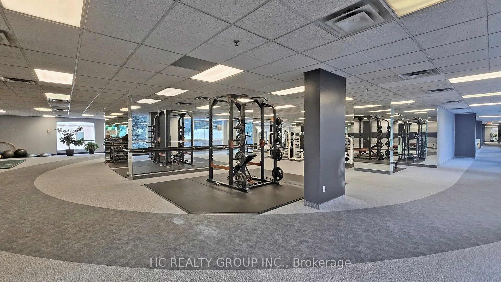 7 Carlton Street, #905