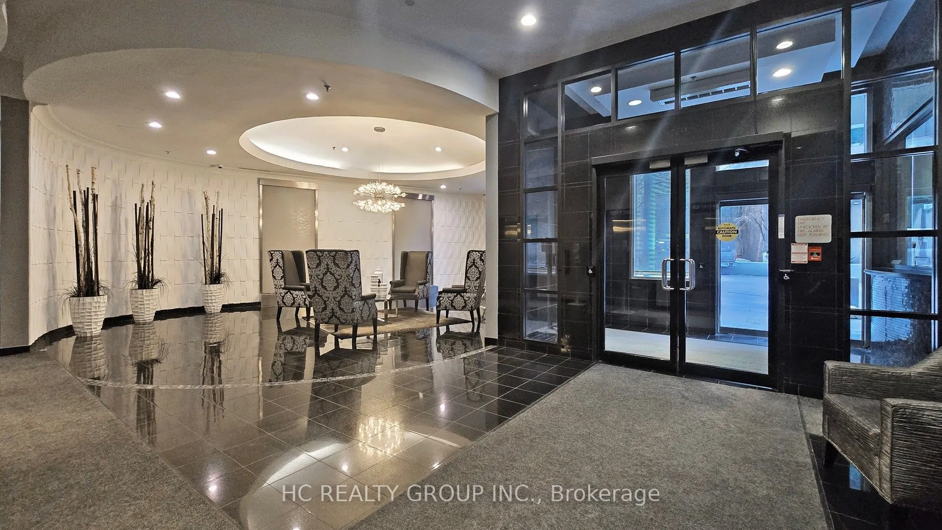 7 Carlton Street, #905