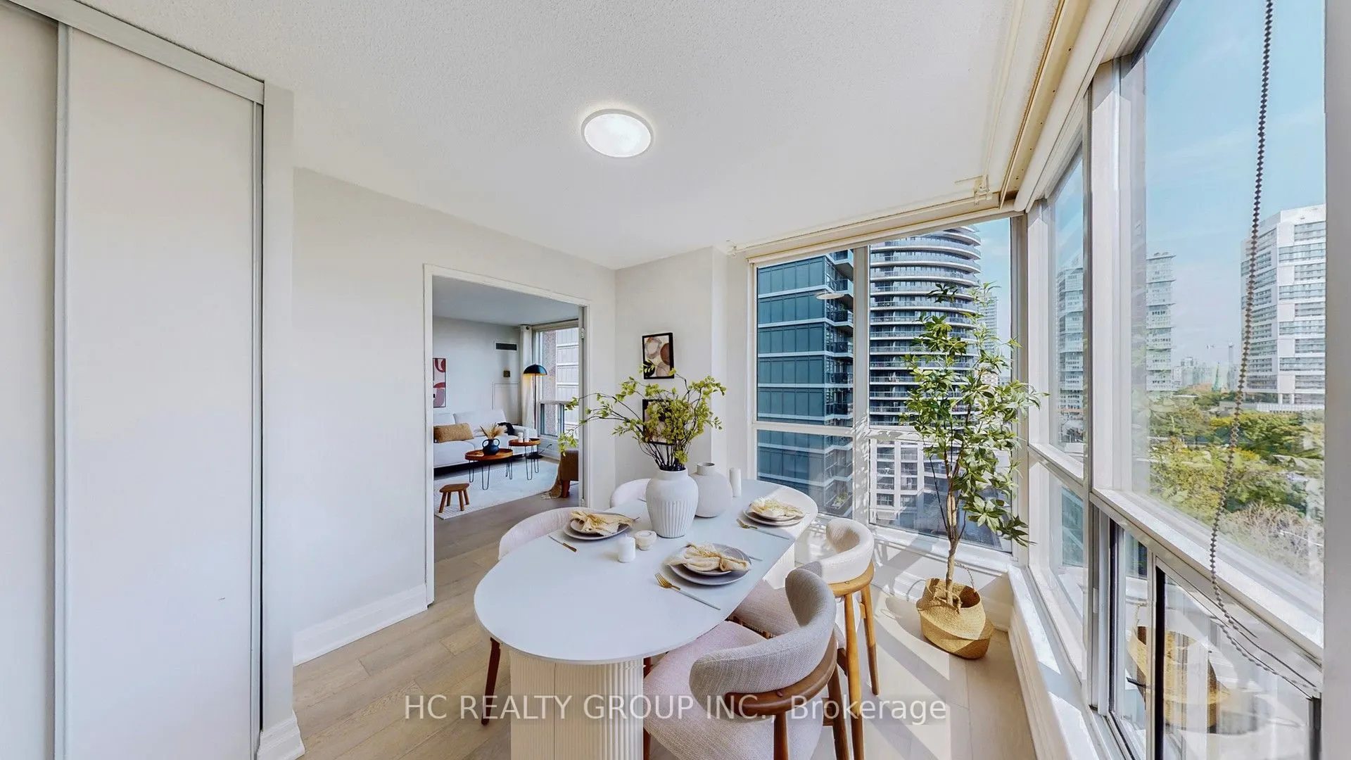 7 Carlton Street, #905