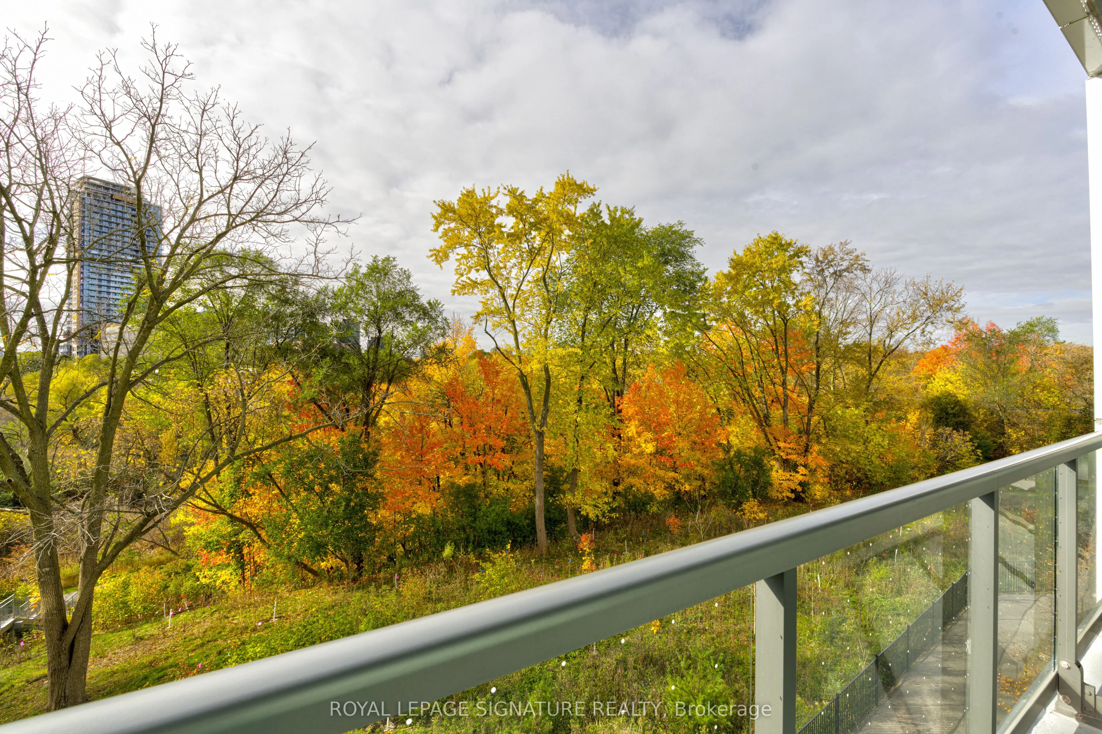 25 Adra Grade Way, #222