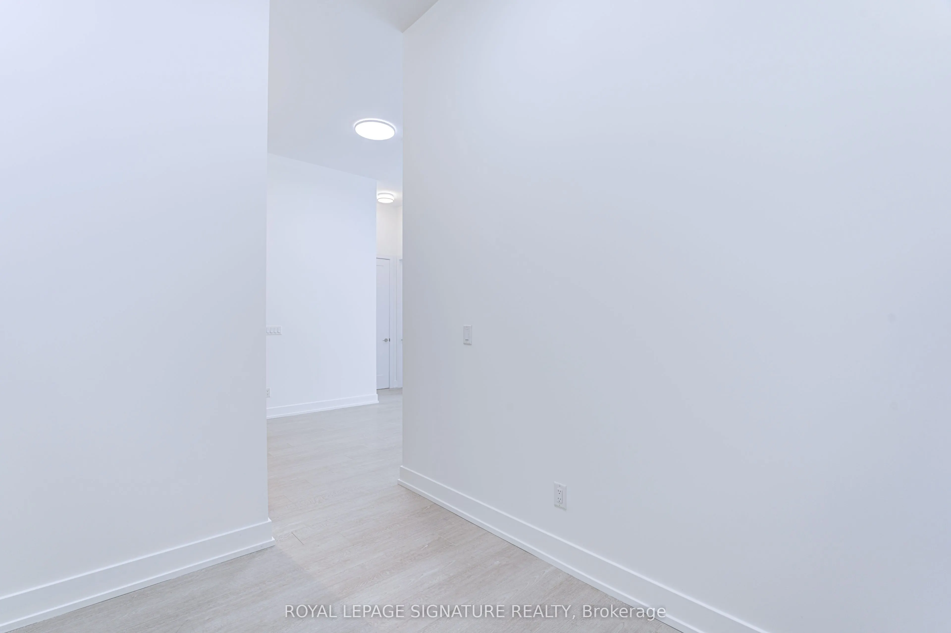 25 Adra Grade Way, #222