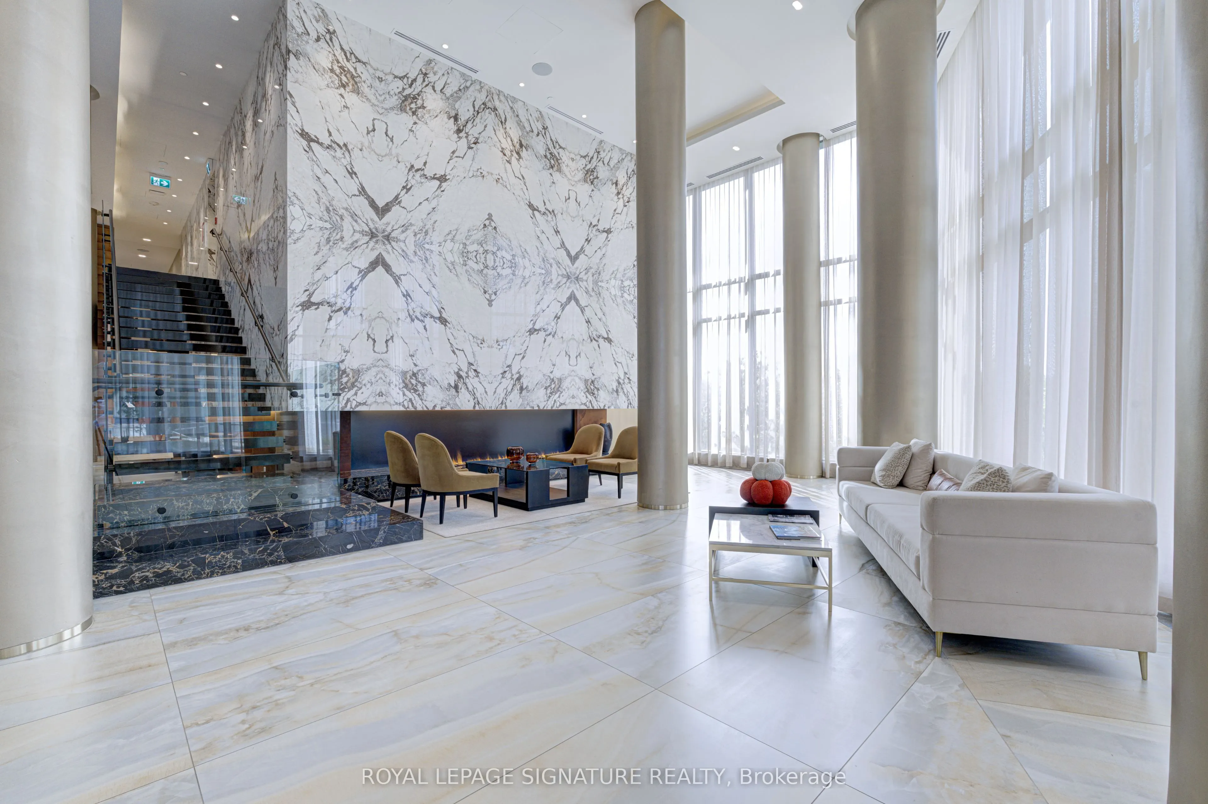 25 Adra Grade Way, #222