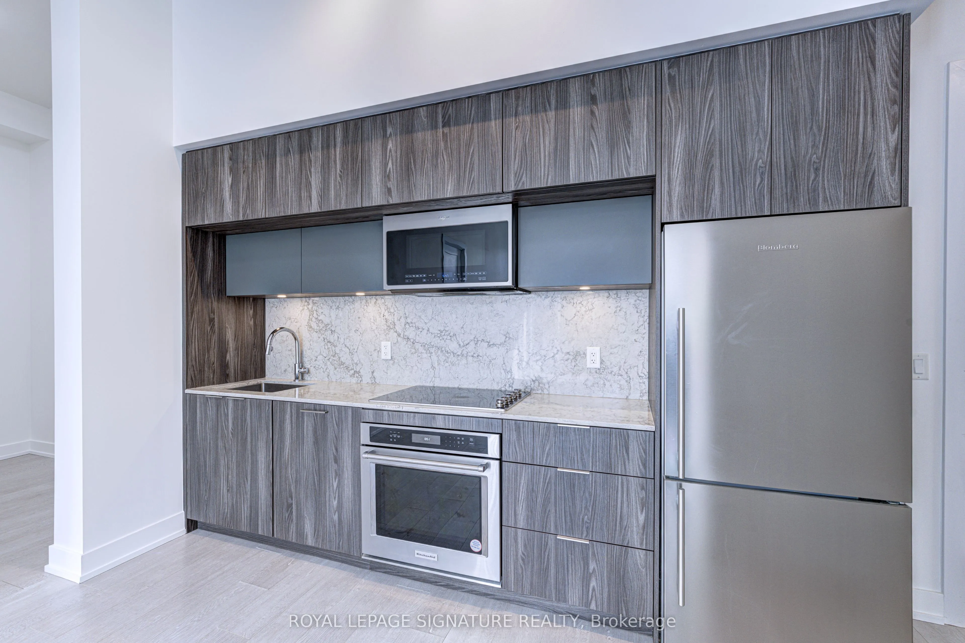 25 Adra Grade Way, #222