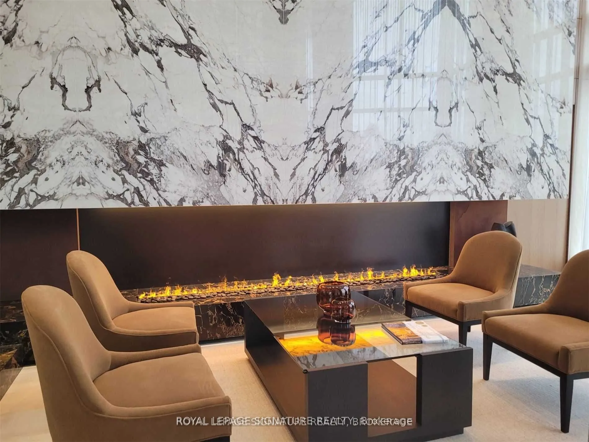 25 Adra Grade Way, #222