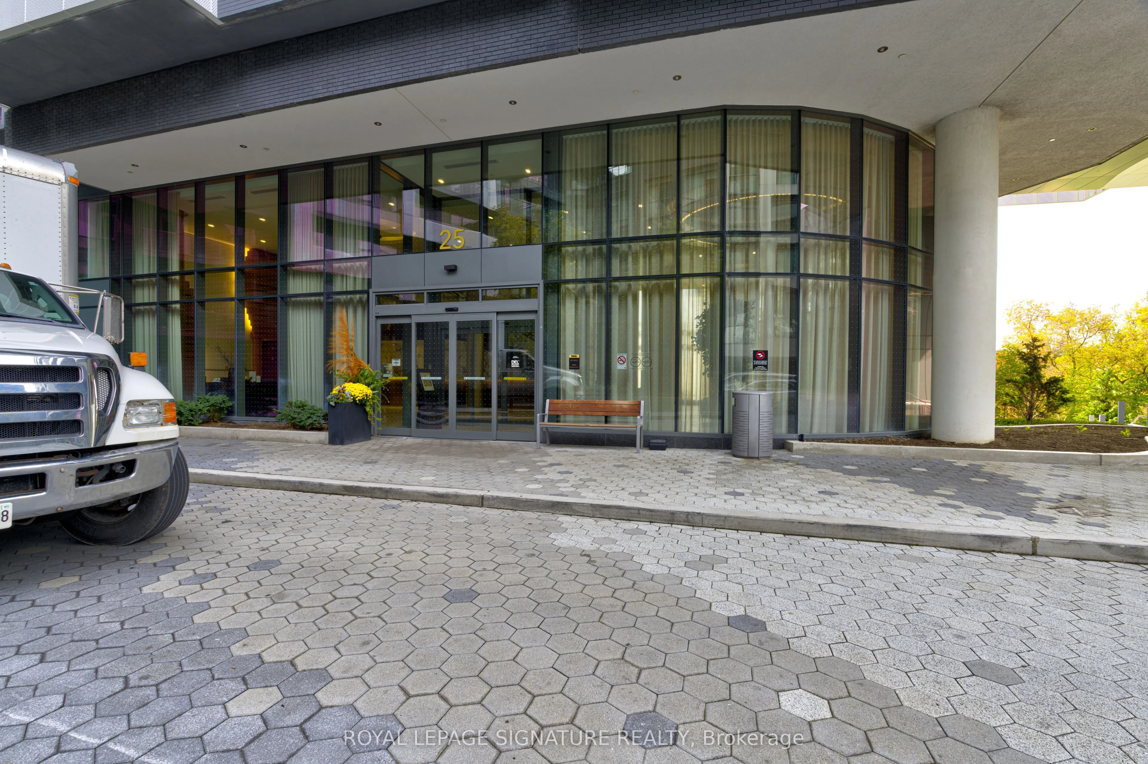 25 Adra Grade Way, #222