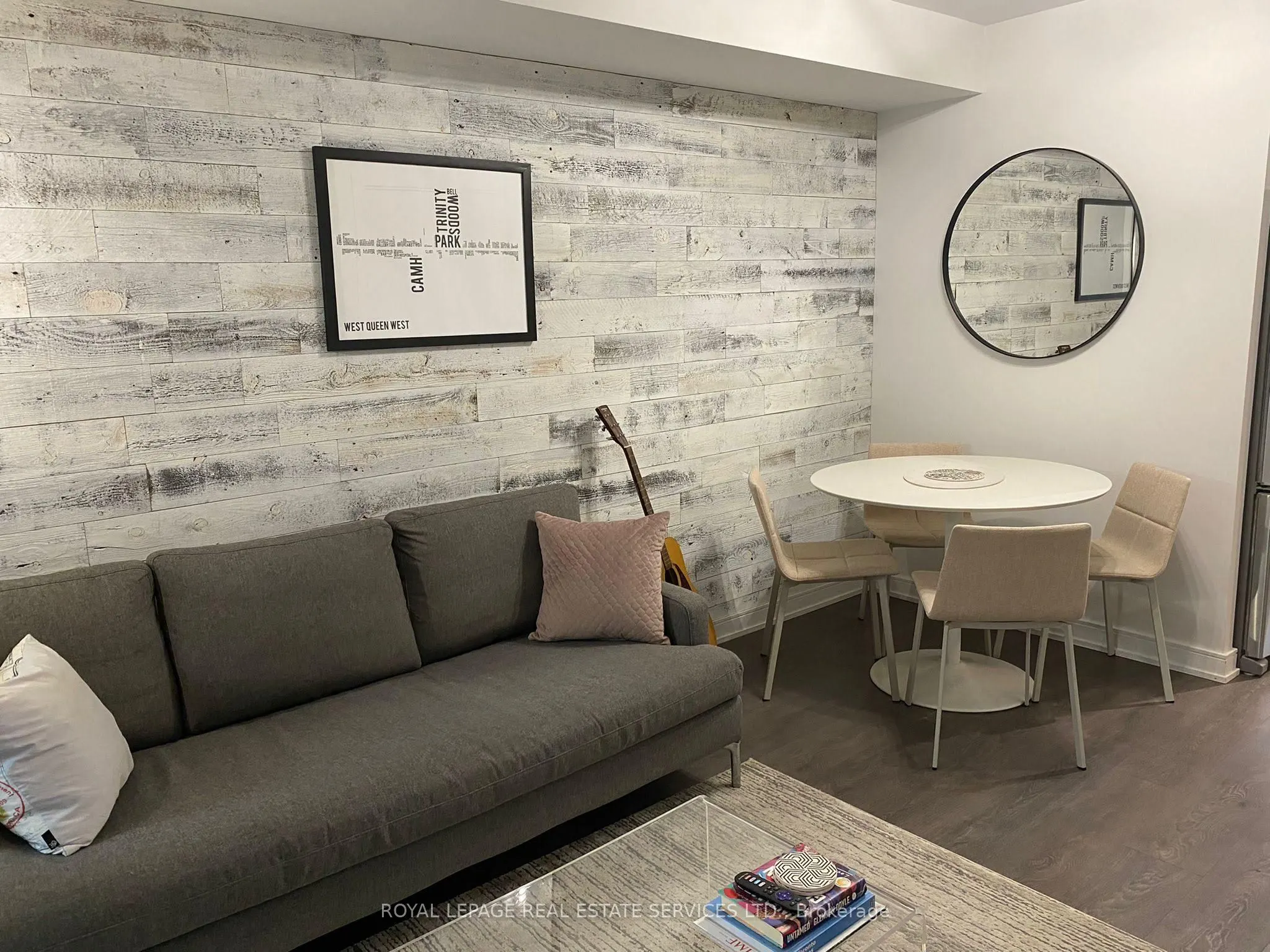 525 Adelaide Street W, #601