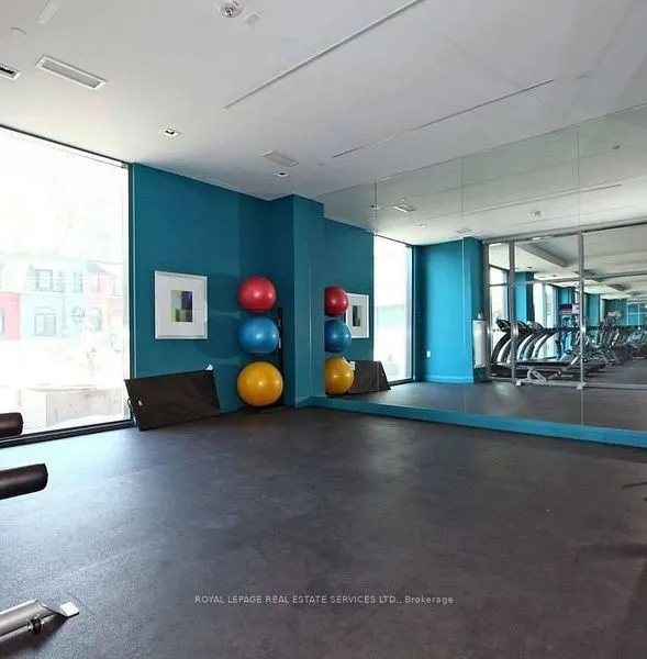 525 Adelaide Street W, #601