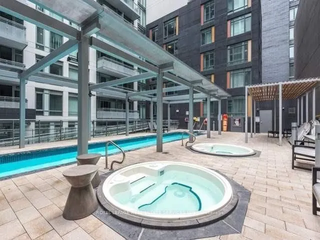 525 Adelaide Street W, #601