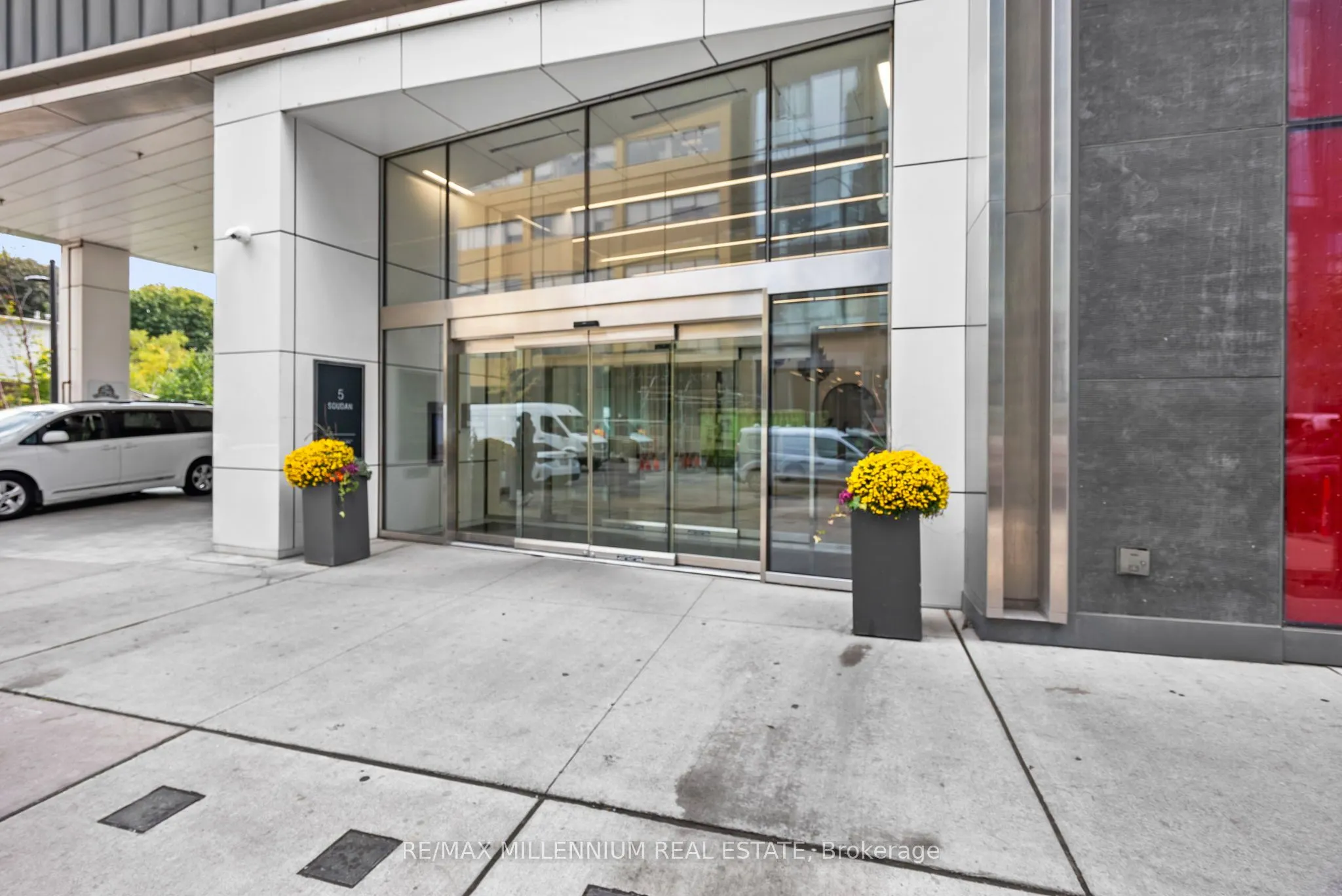 5 Soudan Avenue, #802