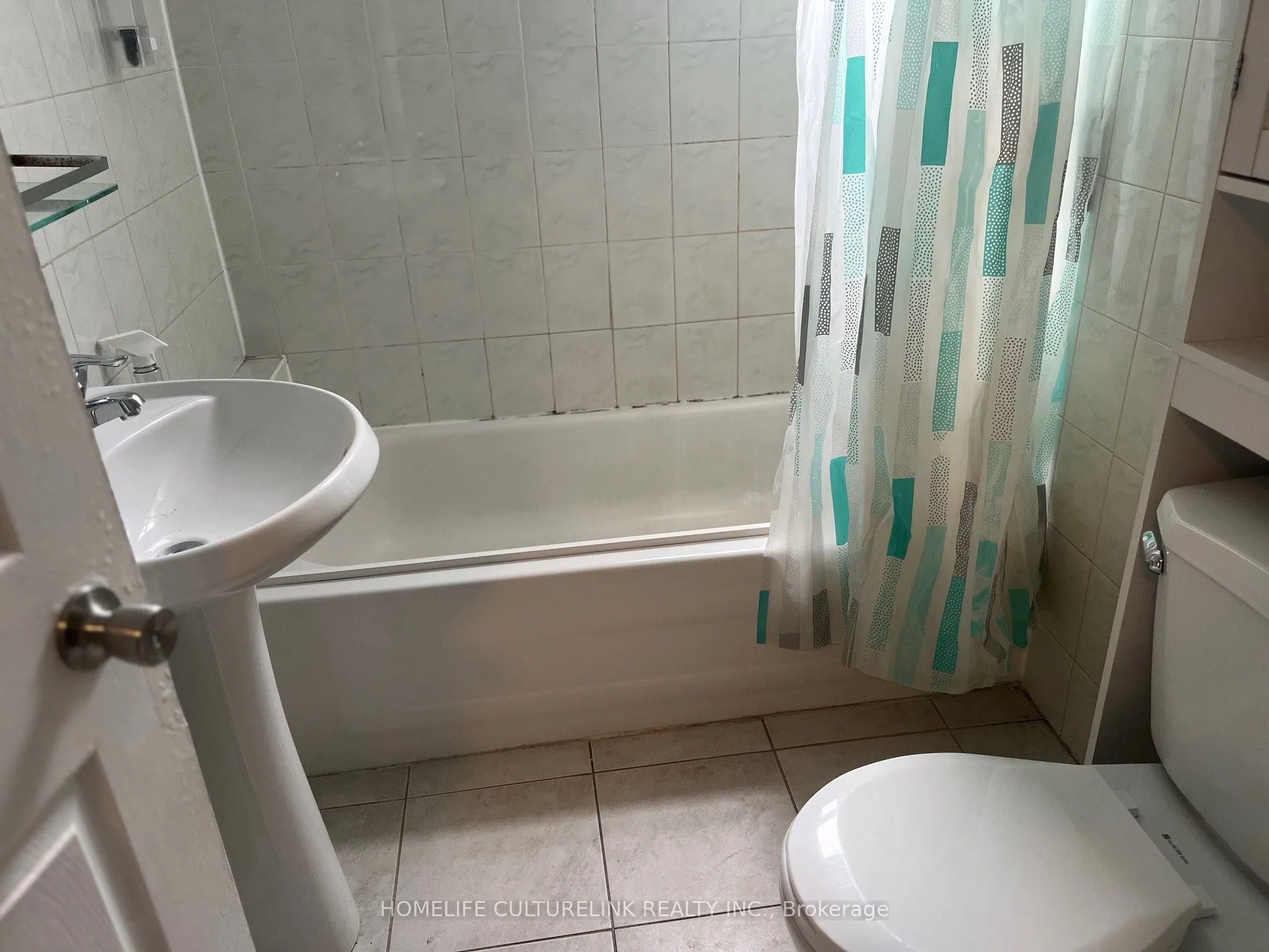 194 Westmount Avenue, #2nd floor