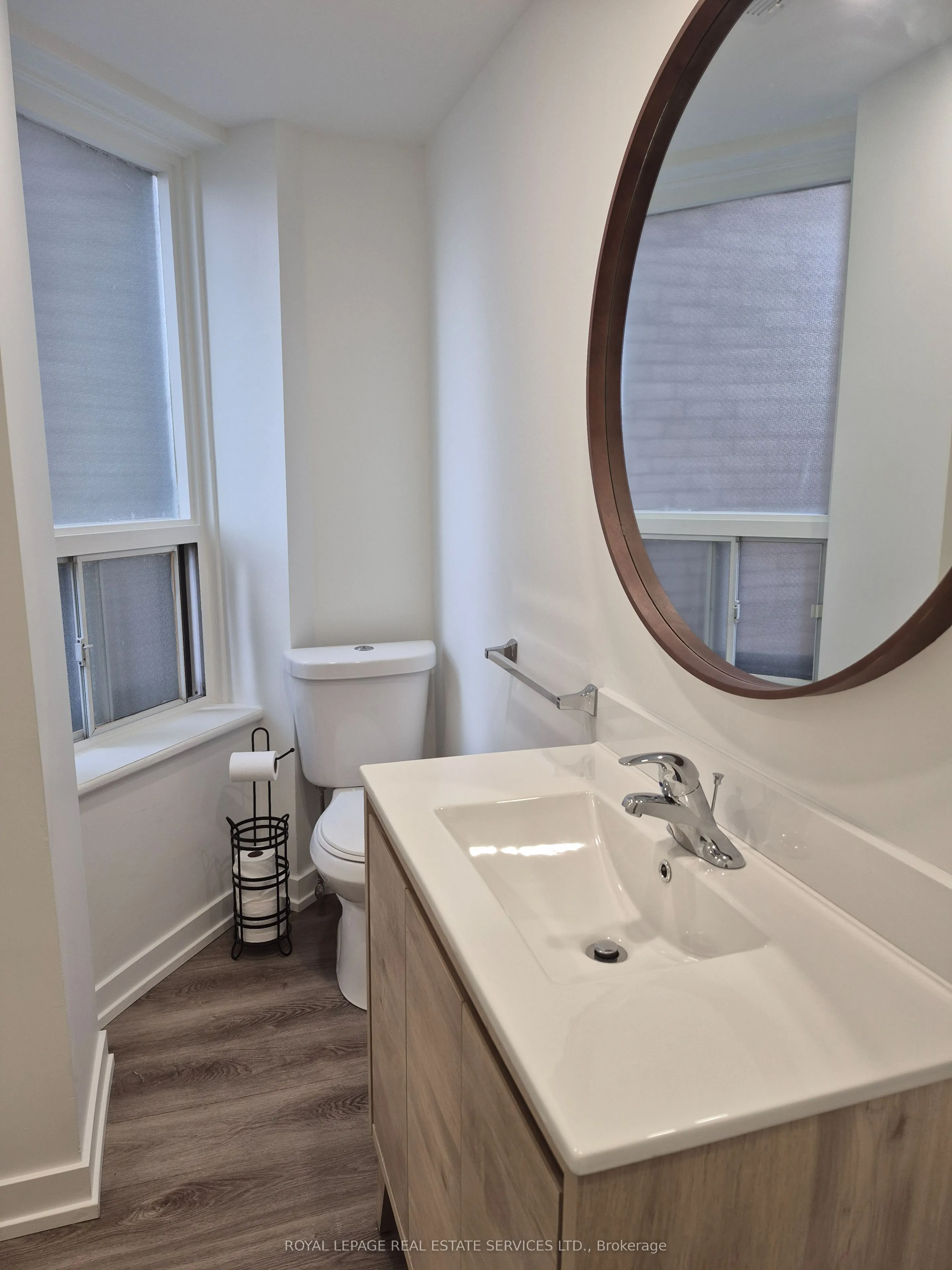 1073 College Street, #2nd Flr