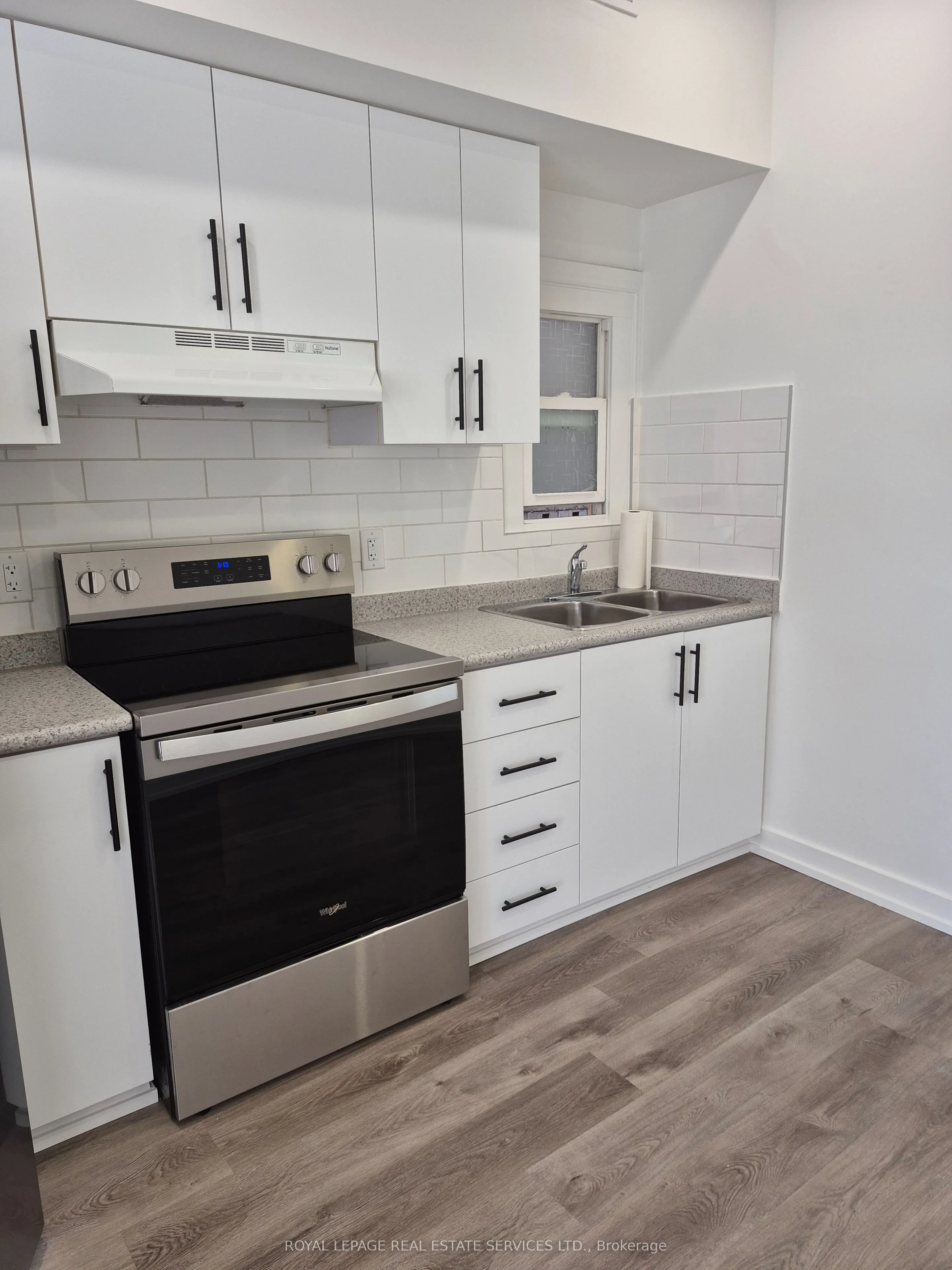 1073 College Street, #2nd Flr