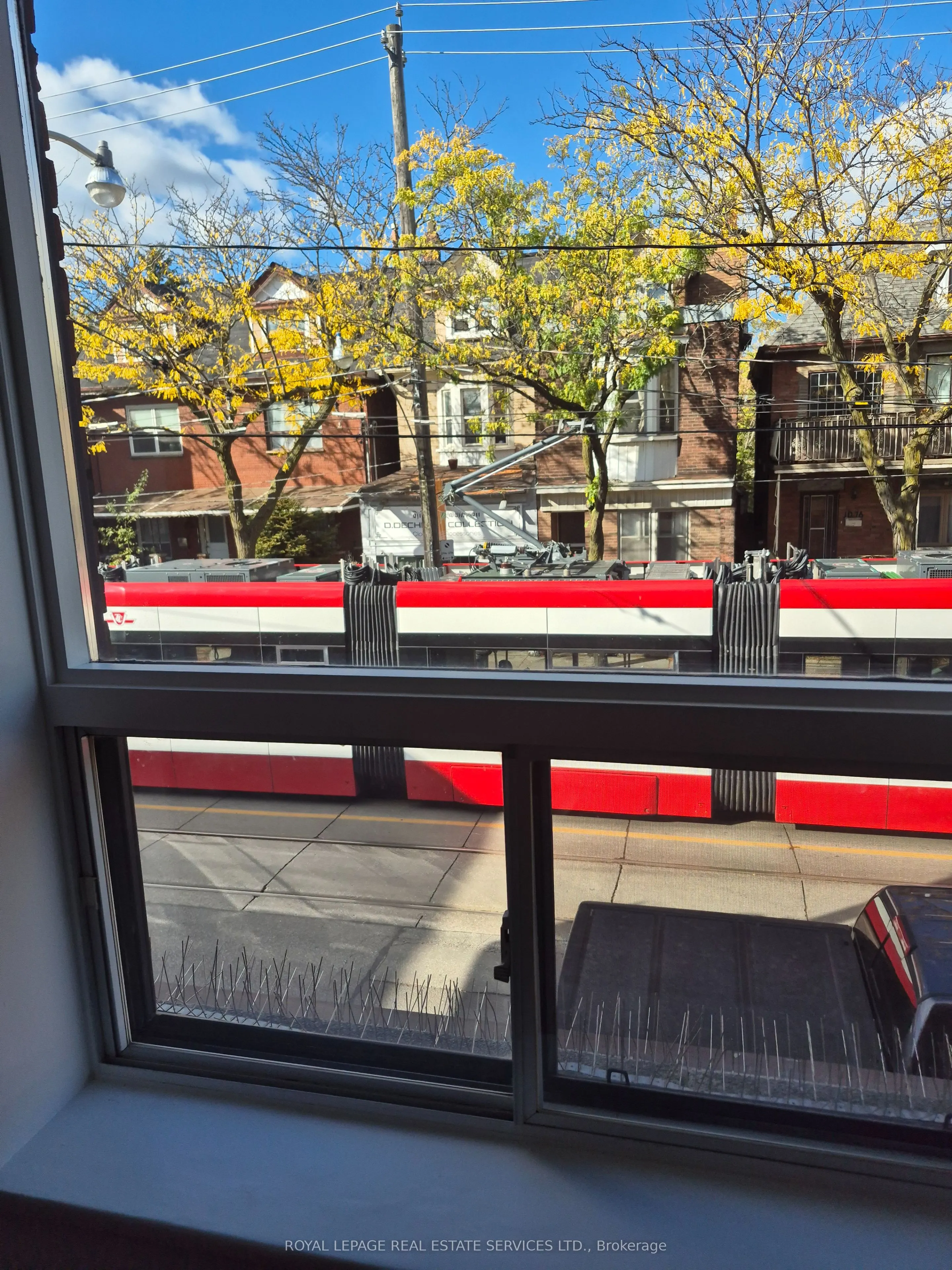1073 College Street, #2nd Flr