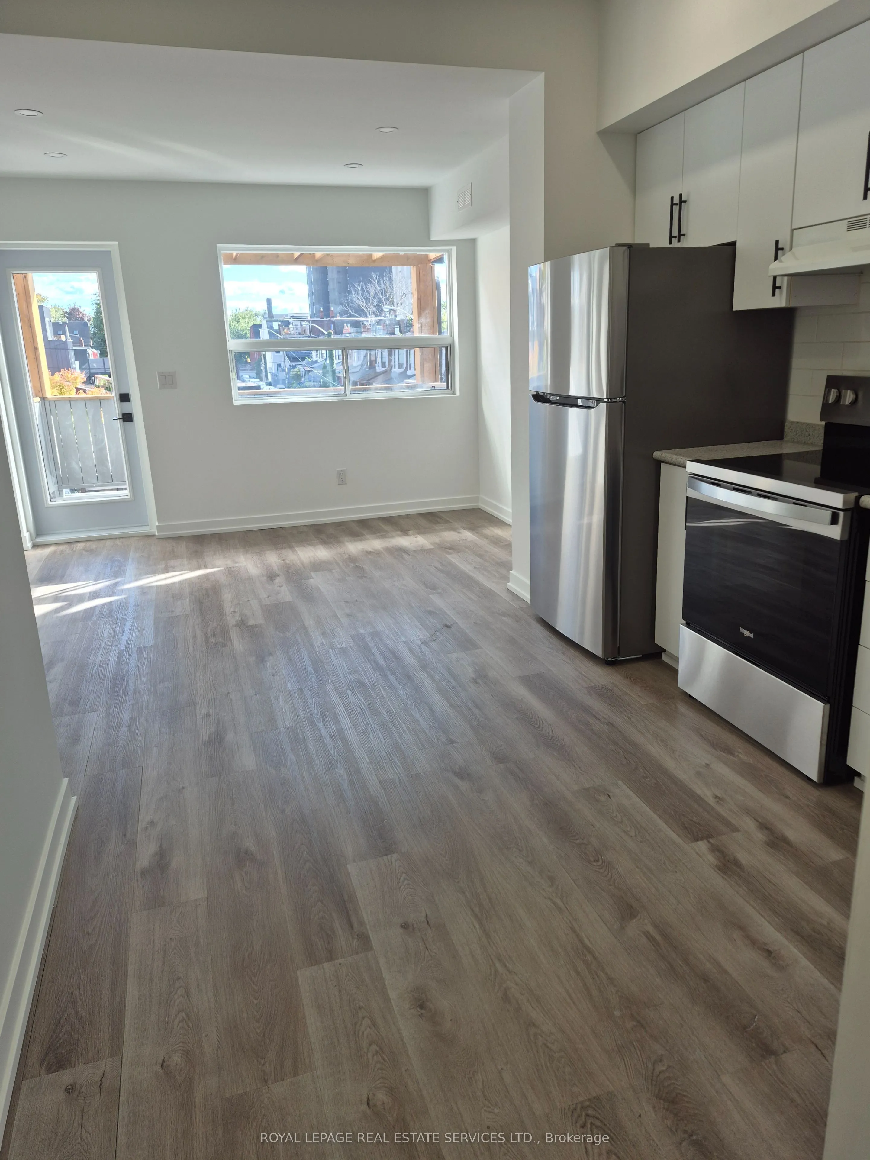 1073 College Street, #2nd Flr