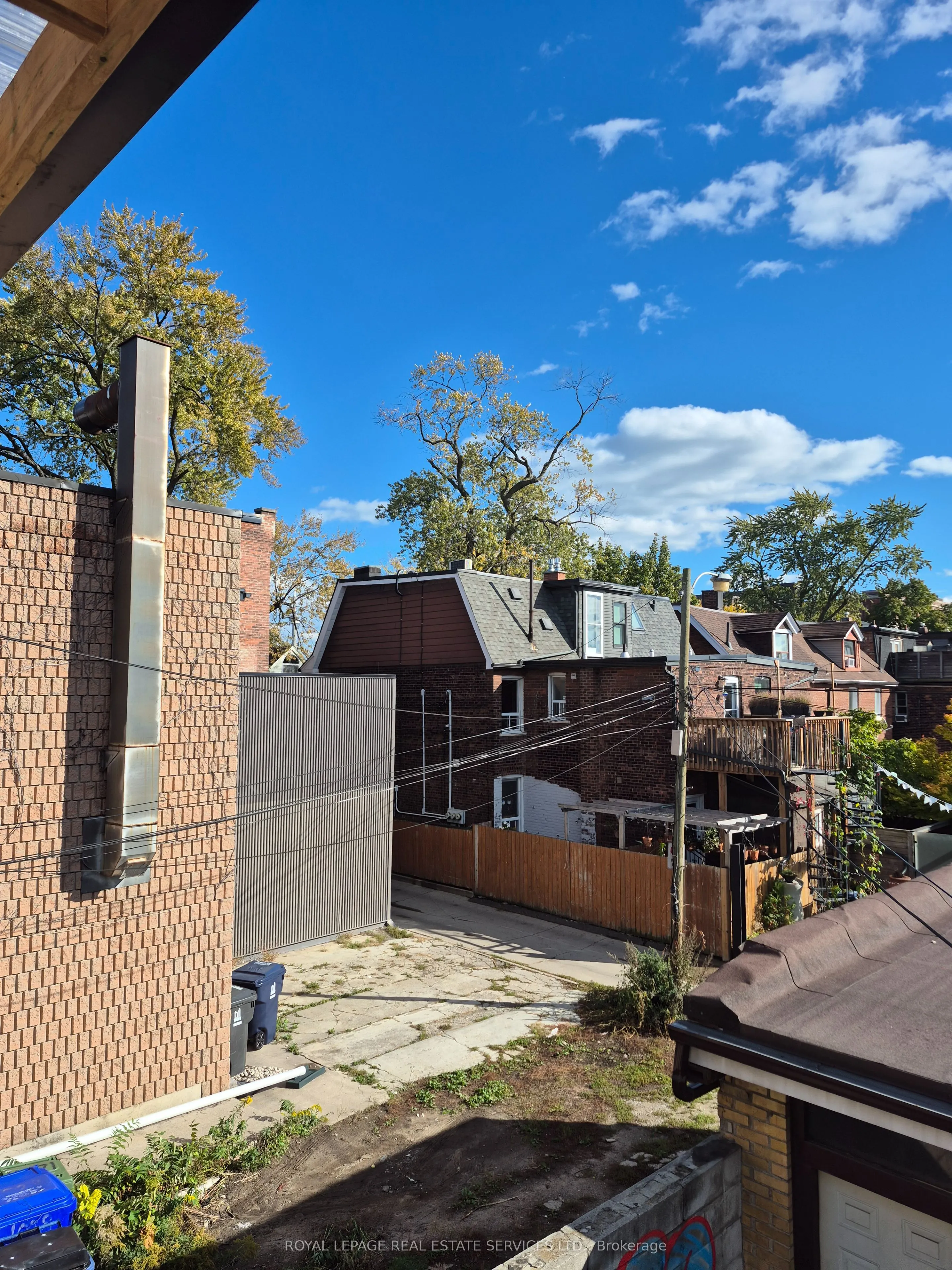 1073 College Street, #2nd Flr