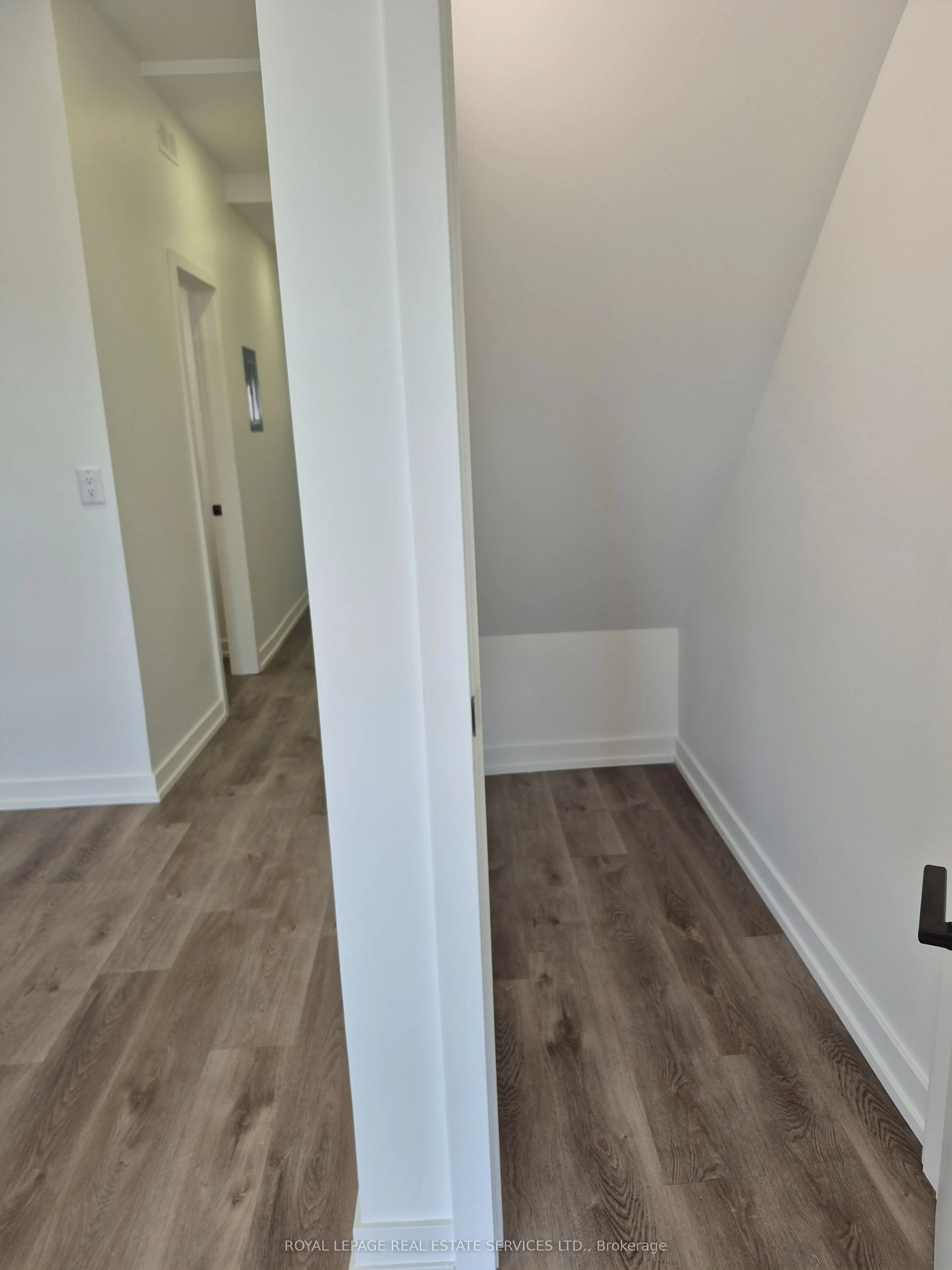 1073 College Street, #2nd Flr