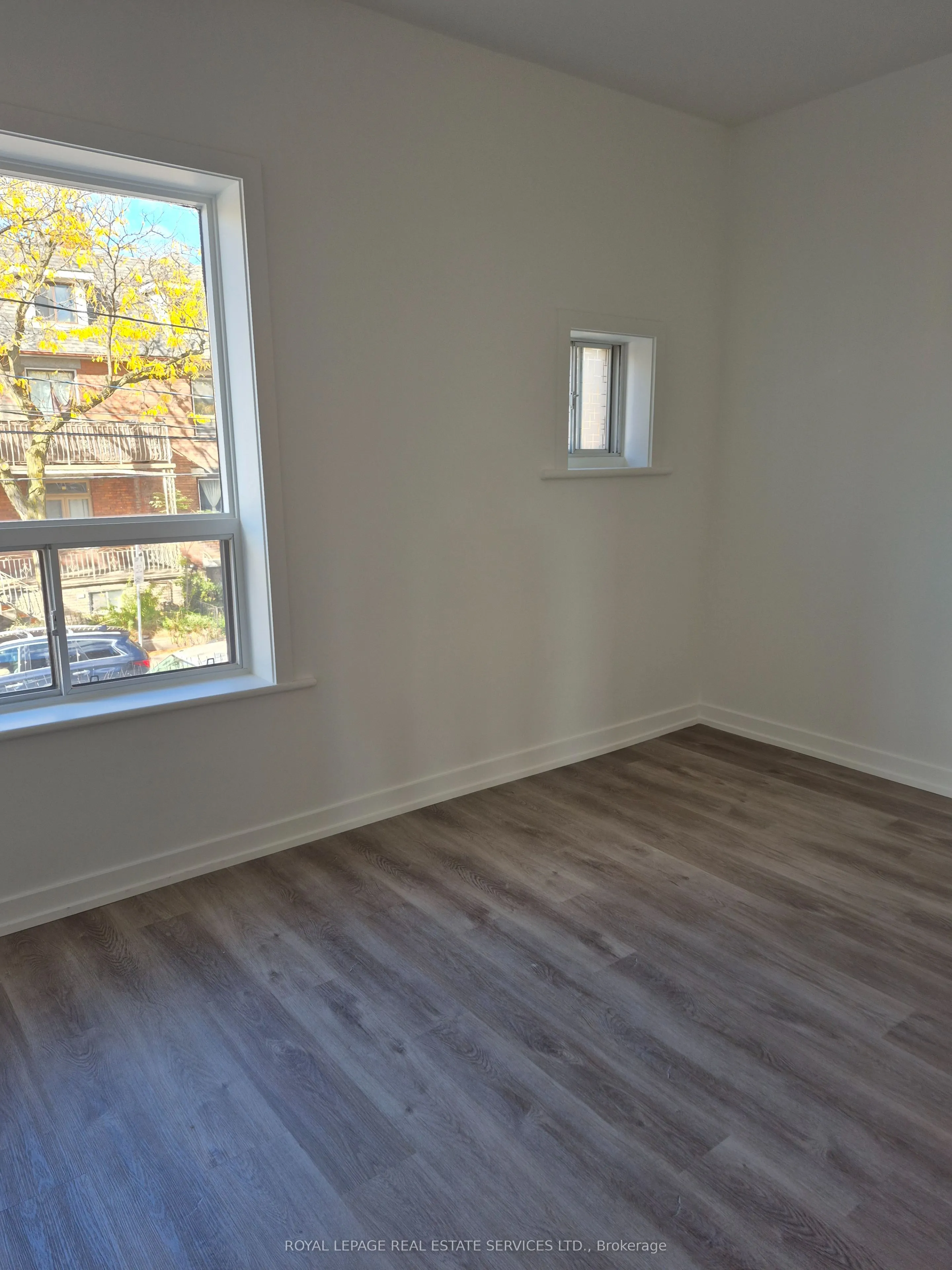 1073 College Street, #2nd Flr