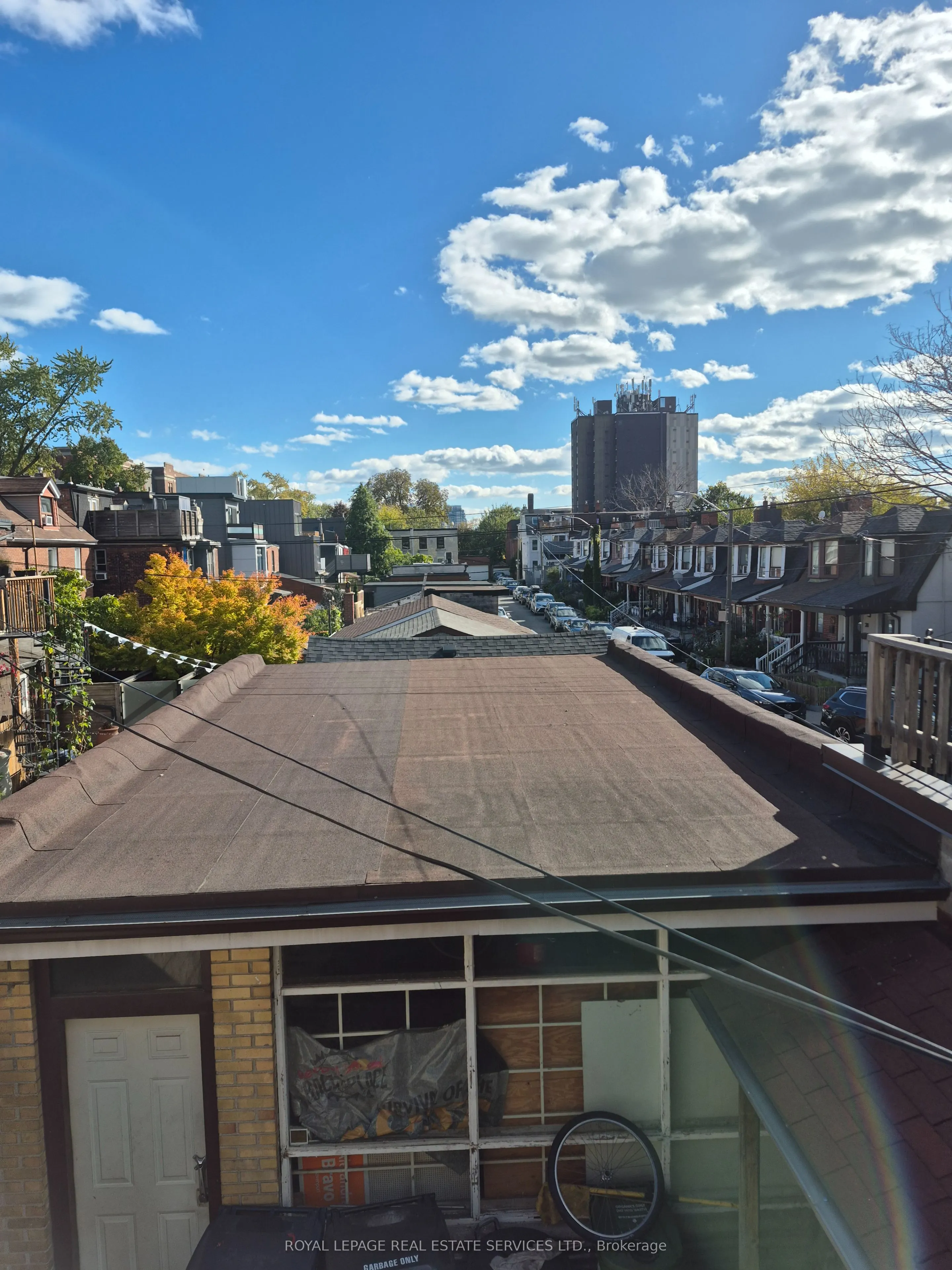 1073 College Street, #2nd Flr