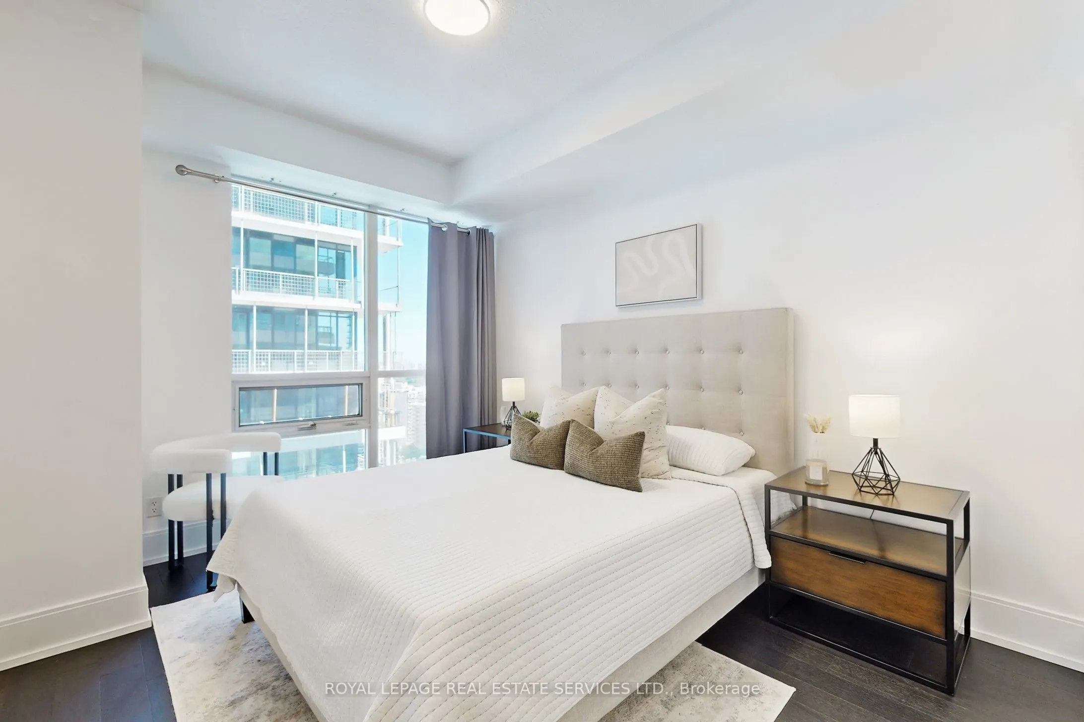 25 Broadway Avenue, #1806