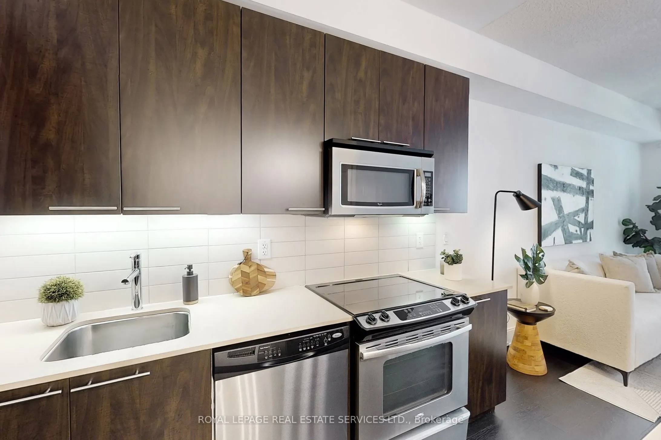 25 Broadway Avenue, #1806