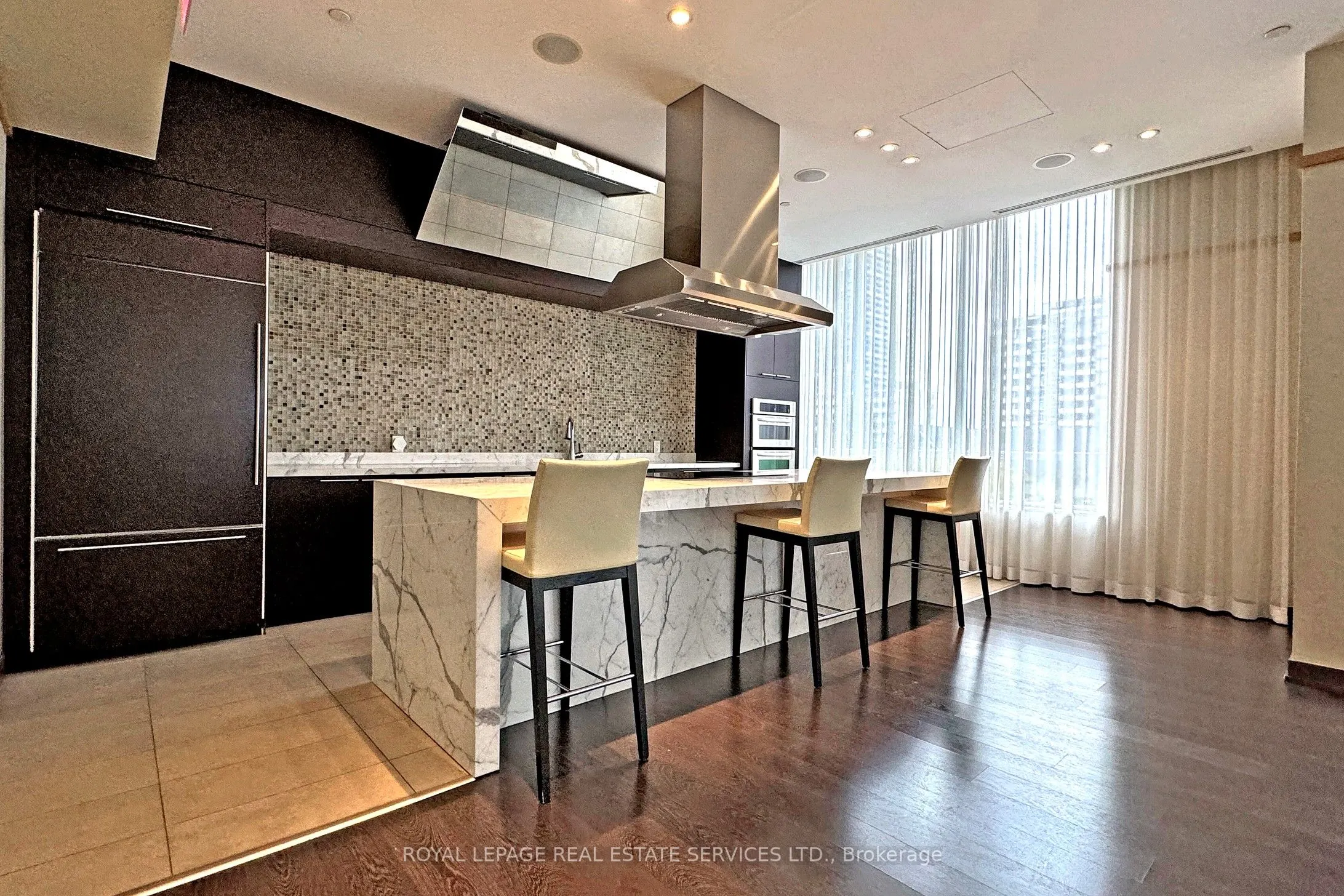 25 Broadway Avenue, #1806