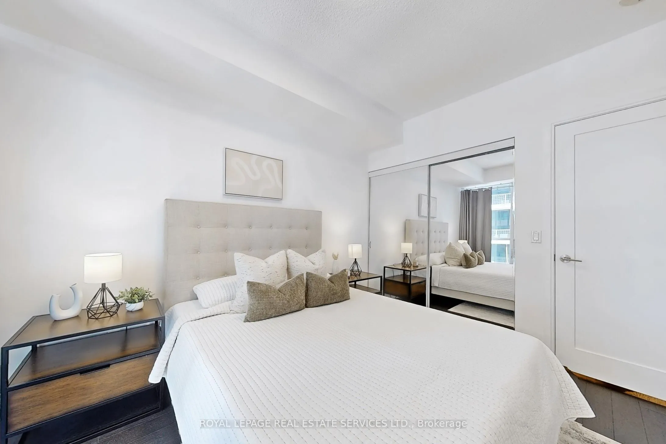 25 Broadway Avenue, #1806
