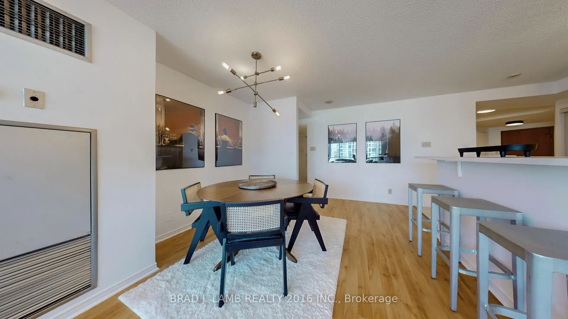 10 Yonge Street, #907