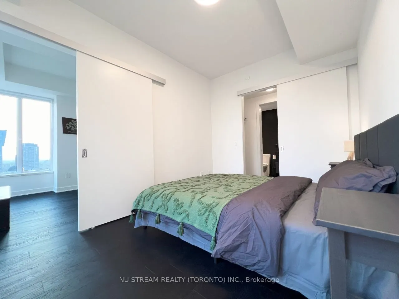 11 Yorkville Avenue, #2012
