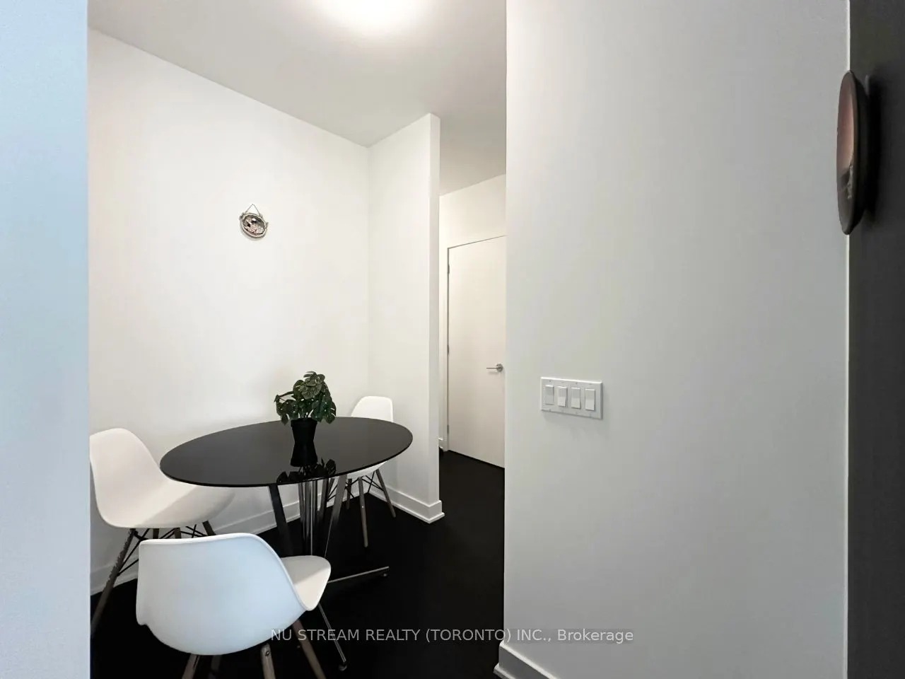 11 Yorkville Avenue, #2012